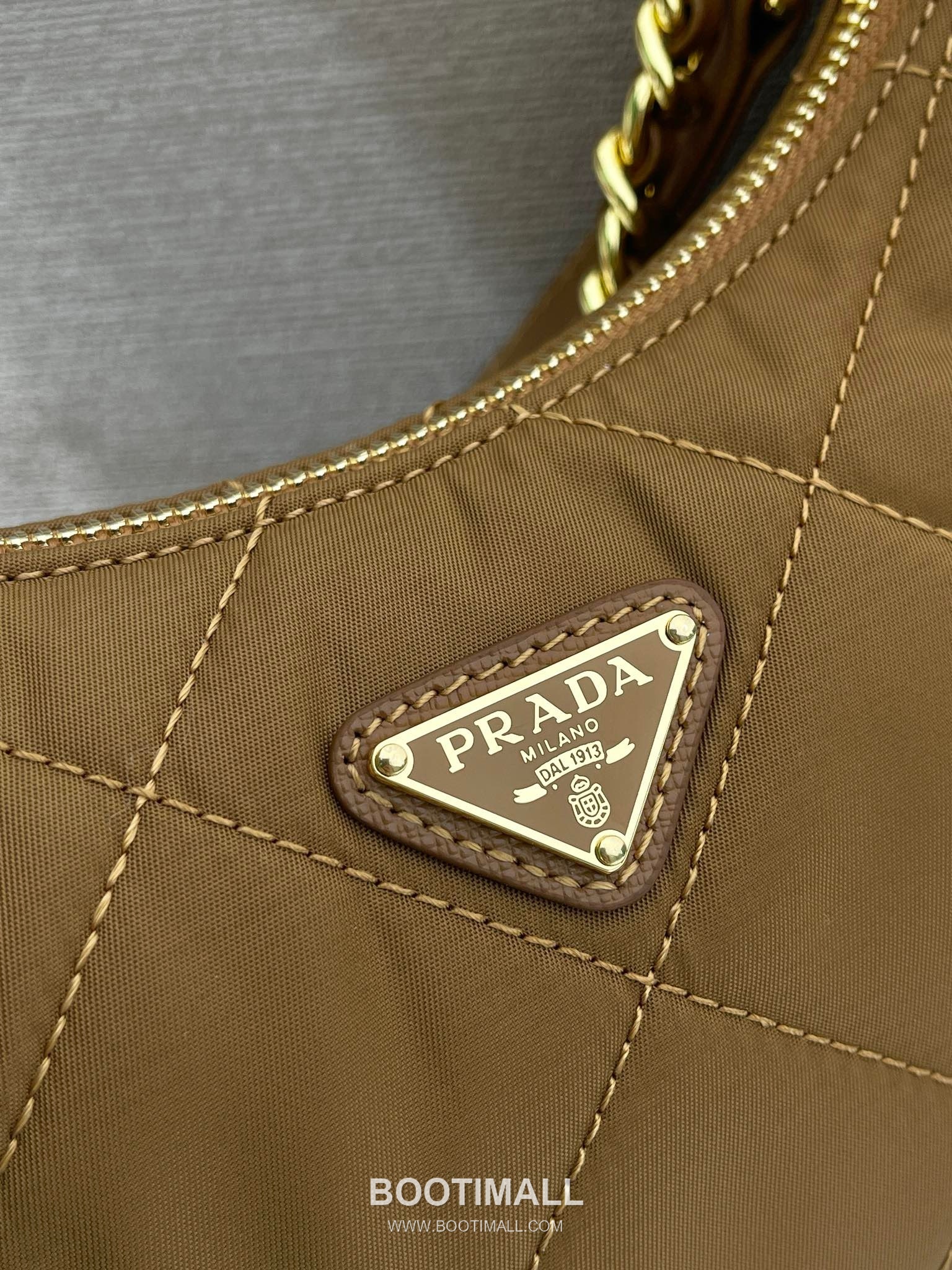 Prada Velvet Hobo Shoulder Bag with Adjustable Strap Detail 프라다 벨벳 조절형 스트랩 호보 숄더백 1BC204 23cm 7