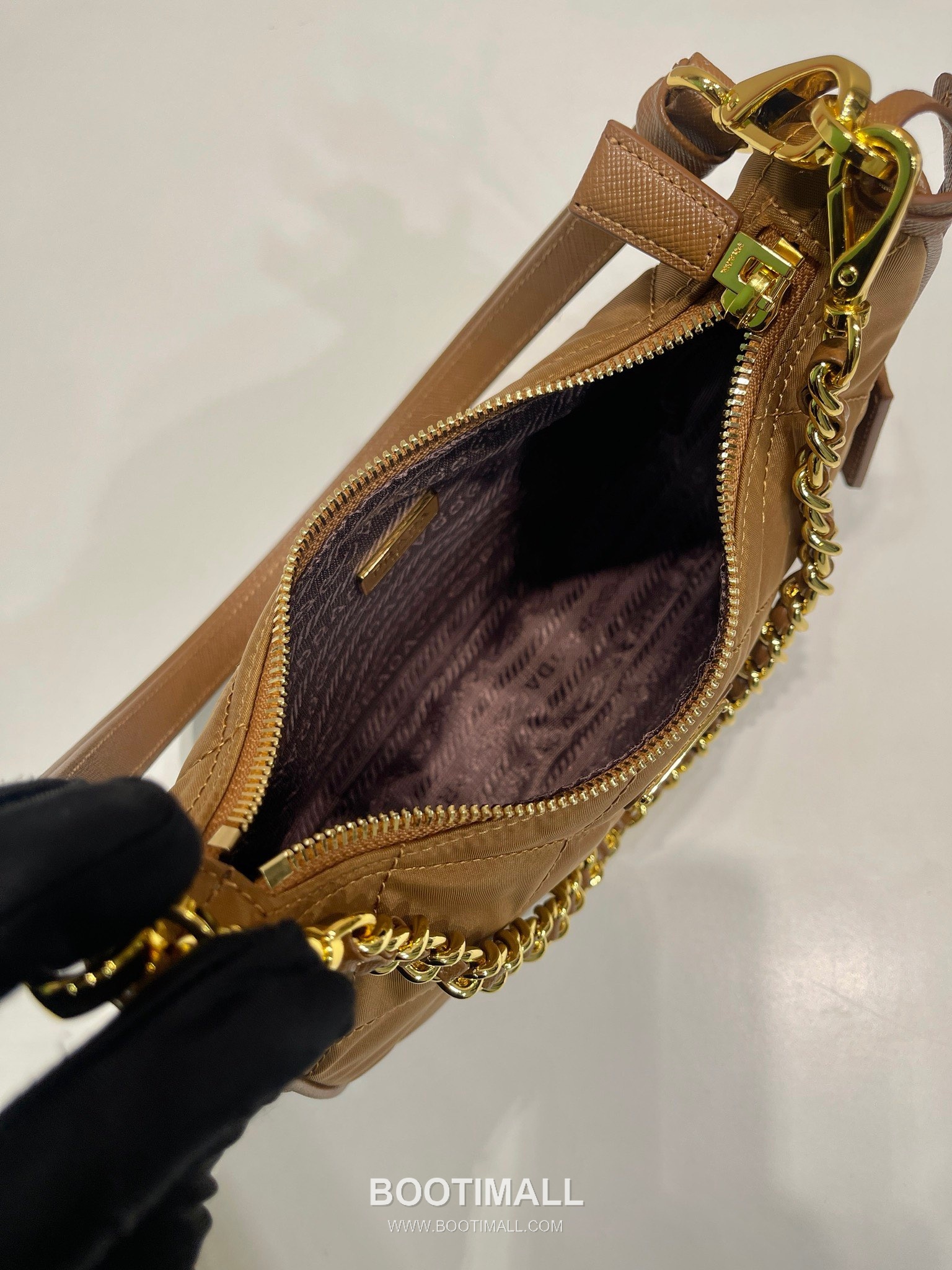 Prada Velvet Hobo Shoulder Bag with Adjustable Strap Detail 프라다 벨벳 조절형 스트랩 호보 숄더백 1BC204 23cm 8