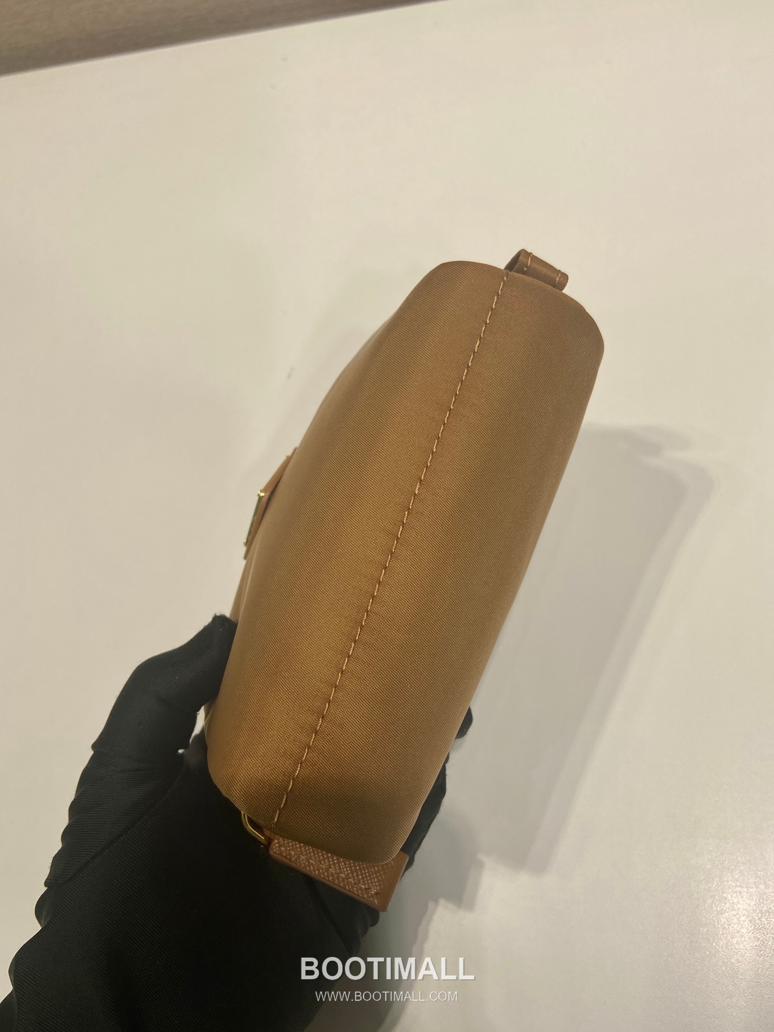 Prada Re-Nylon Mini Pouch Clutch Bag with Zip Closure Detail 프라다 리나일론 지퍼 클로저 미니 파우치 클러치백 1NA339 12cm 6