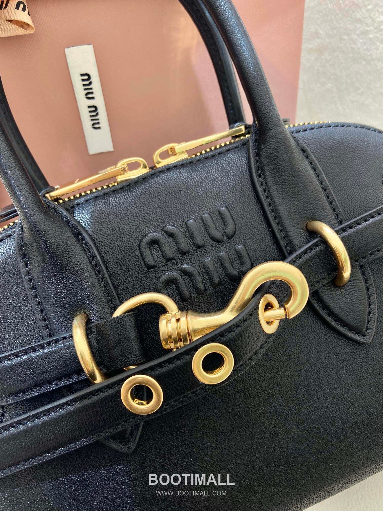 Prada Aventure Nappa Leather Mini Tote Bag with Embossed Logo and Zip Detail 프라다 아방튀르 나파 가죽 엠보스 로고 지퍼 미니 토트백 5BP090 21cm 7