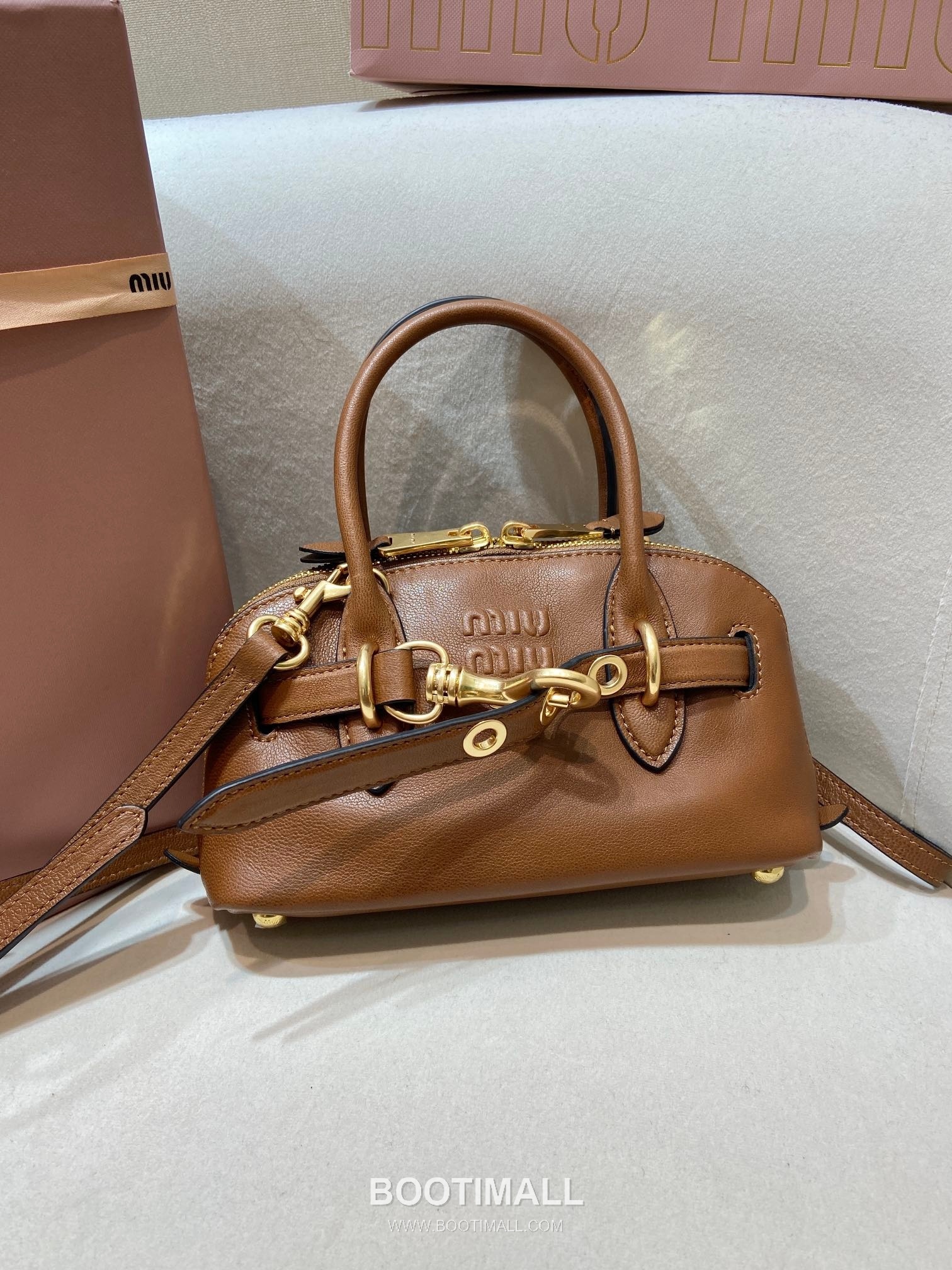 Prada Aventure Nappa Leather Mini Tote Bag with Embossed Logo and Zip Detail 프라다 아방튀르 나파 가죽 엠보스 로고 지퍼 미니 토트백 5BP090 21cm 1