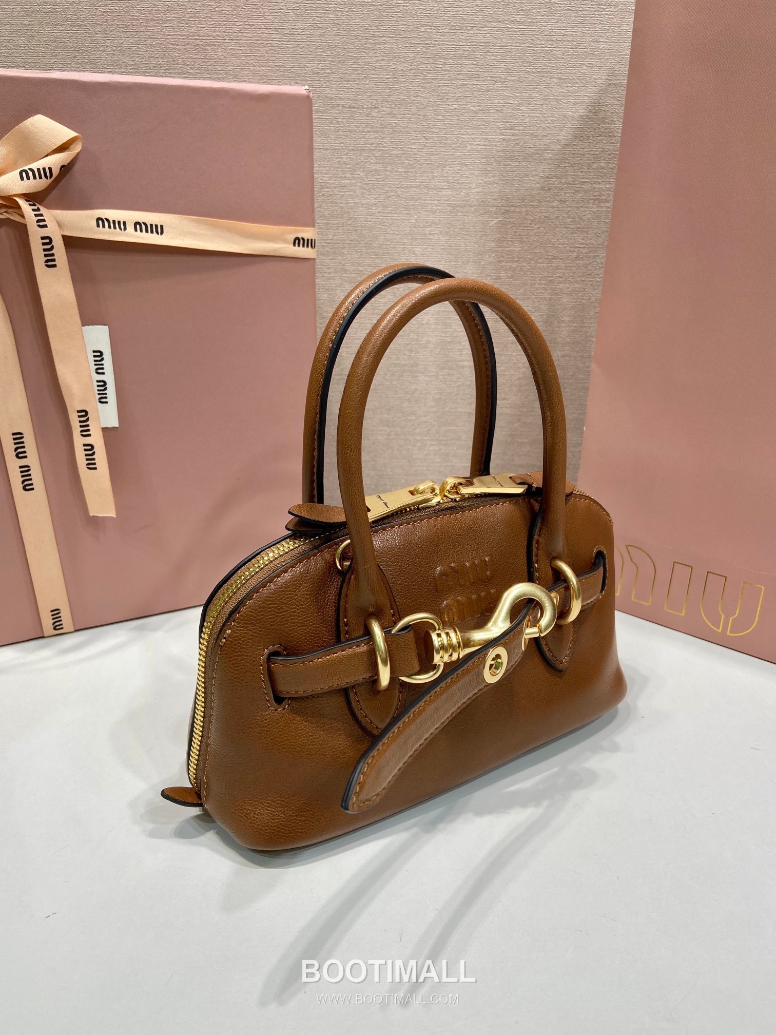 Prada Aventure Nappa Leather Mini Tote Bag with Embossed Logo and Zip Detail 프라다 아방튀르 나파 가죽 엠보스 로고 지퍼 미니 토트백 5BP090 21cm 3