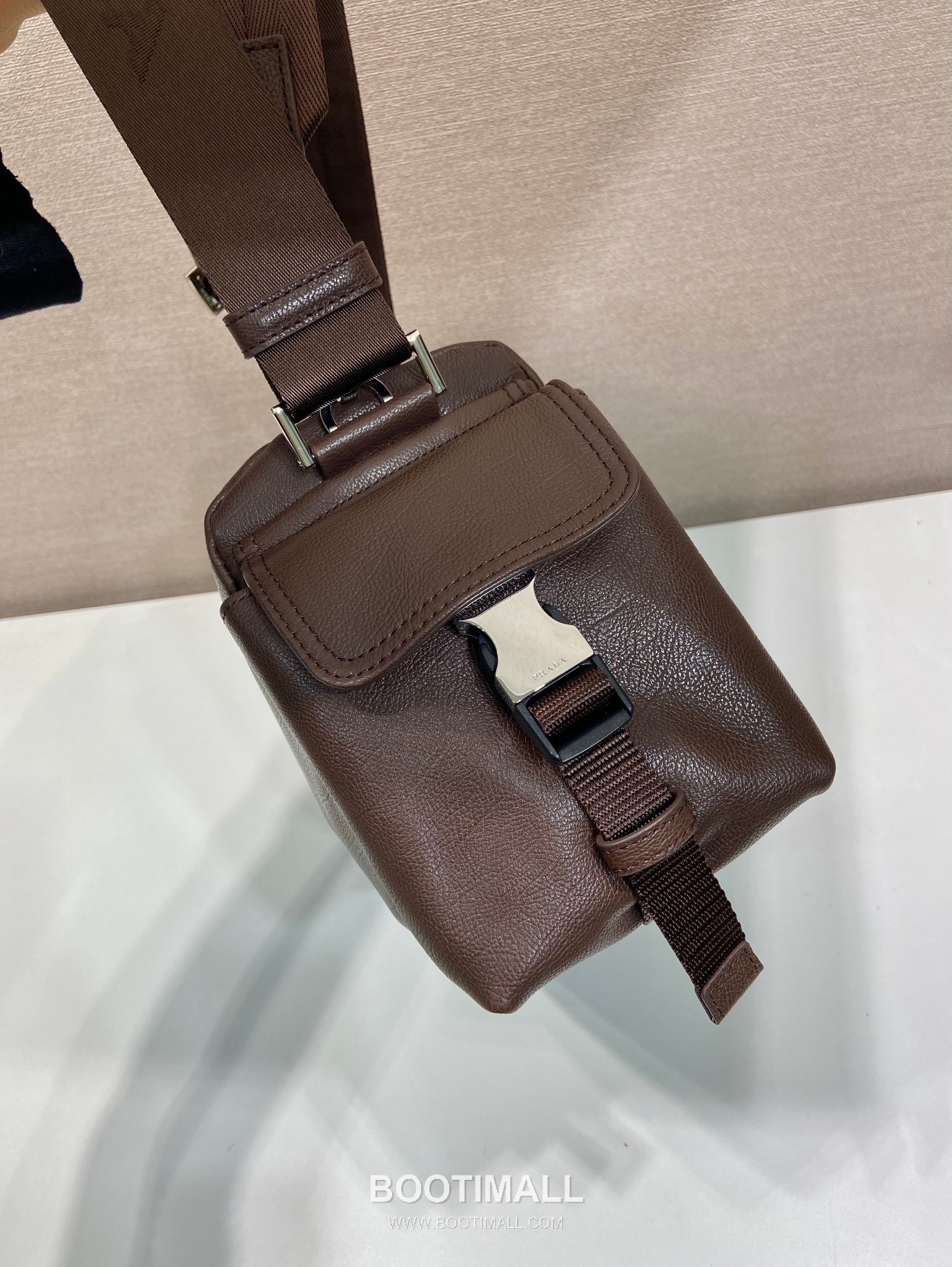 Prada Explore Calfskin Hobo Shoulder Bag with Dual Zip Pocket and Strap Detail 프라다 익스플로어 카프스킨 듀얼 지퍼 포켓 스트랩 호보 숄더백 2VH206 31cm 5
