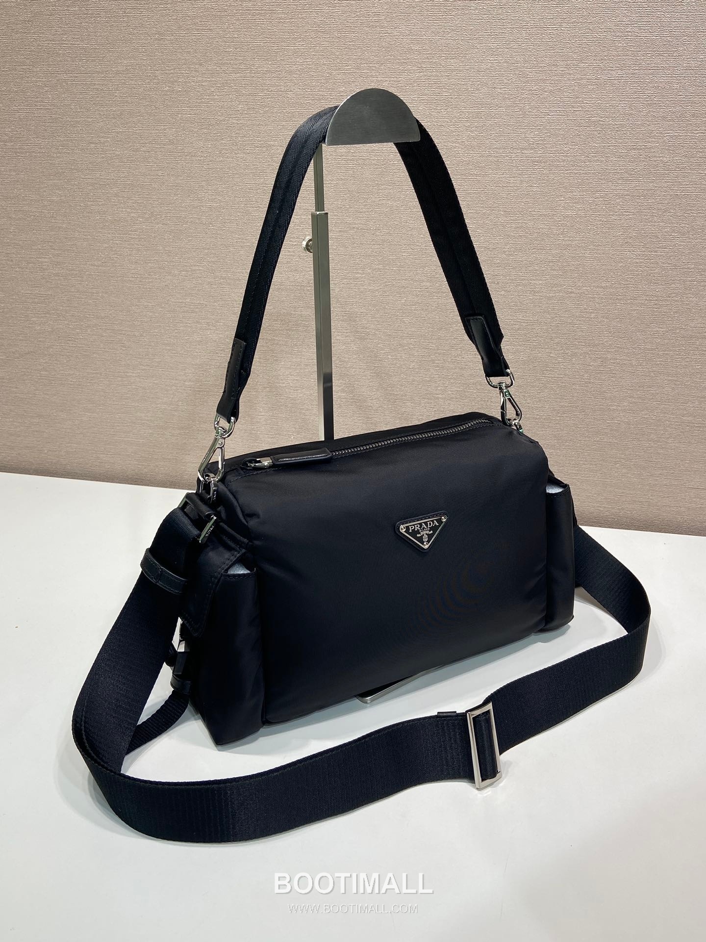 Prada Explore Re-Nylon Hobo Shoulder Bag with Dual Zip Pocket and Strap Detail 프라다 익스플로어 리나일론 듀얼 지퍼 포켓 스트랩 호보 숄더백 2VH206 31cm 3