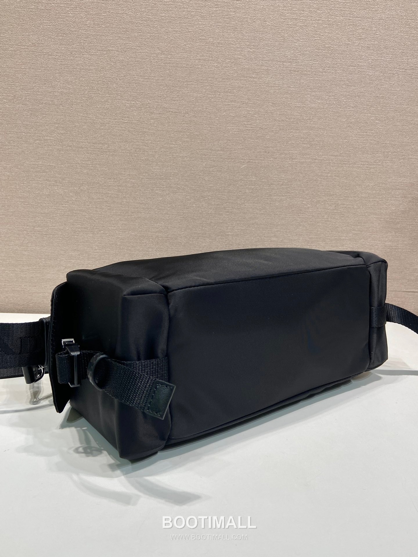 Prada Explore Re-Nylon Hobo Shoulder Bag with Dual Zip Pocket and Strap Detail 프라다 익스플로어 리나일론 듀얼 지퍼 포켓 스트랩 호보 숄더백 2VH206 31cm 8