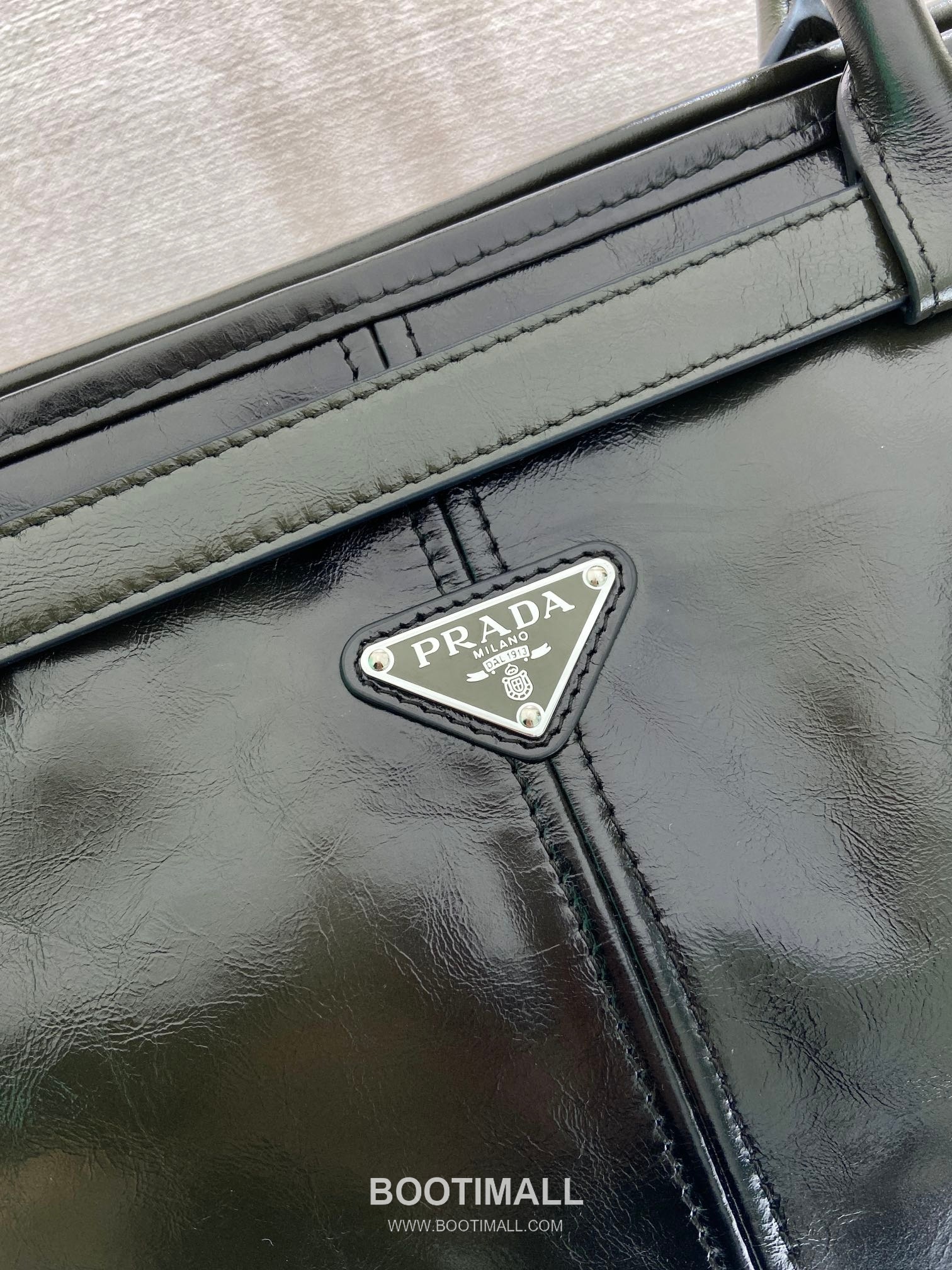 Prada Oiled Wax Leather Extra Large Tote Bag with Adjustable Strap Detail 프라다 오일드 왁스 레더 조절 스트랩 초대형 토트백 2VG128 50cm 8