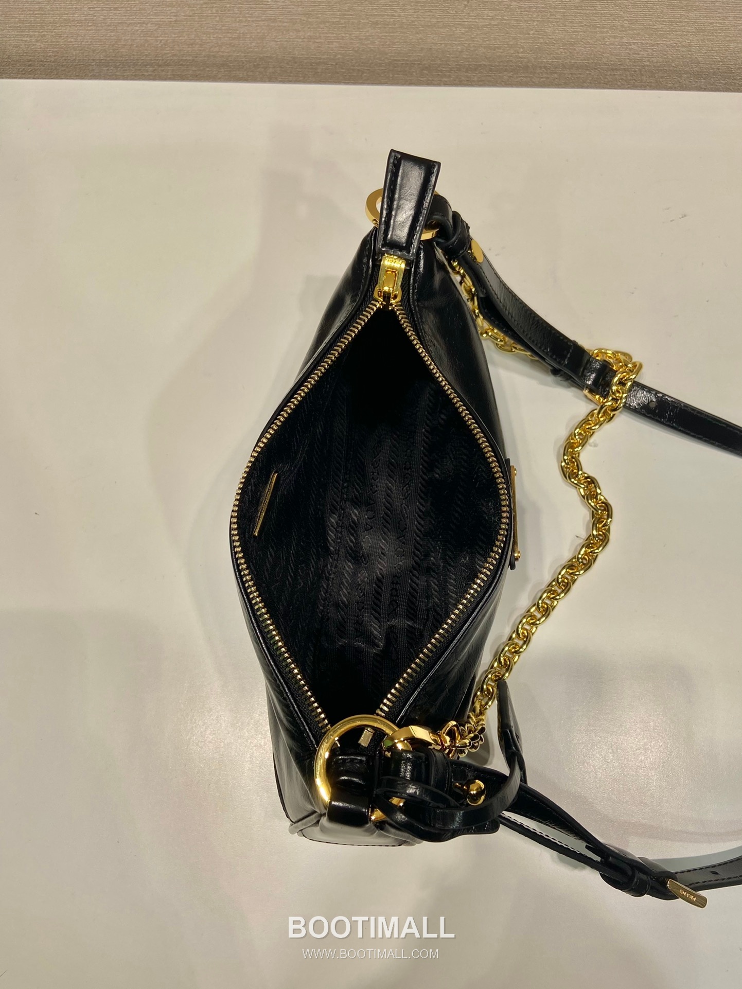 Prada Leather Hobo Shoulder Bag with Chain Handle and Triangle Logo Detail 프라다 레더 체인 핸들 트라이앵글 로고 호보 숄더백 1BC221 26cm 8