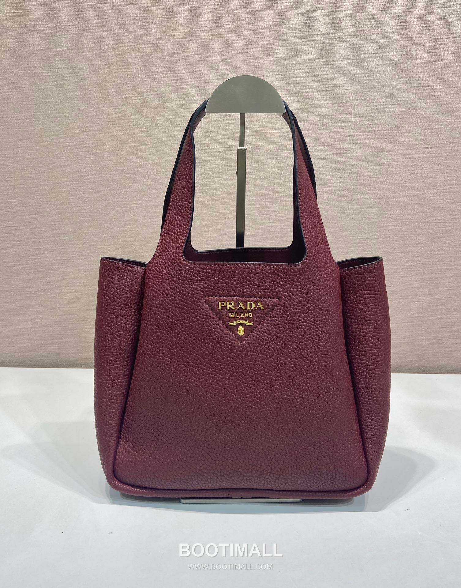 Prada Calfskin Bucket Tote Bag with Top Handle and Multi Compartment Detail 프라다 카프스킨 탑핸들 멀티 컴파트먼트 버킷 토트백 1BG335 25cm 1