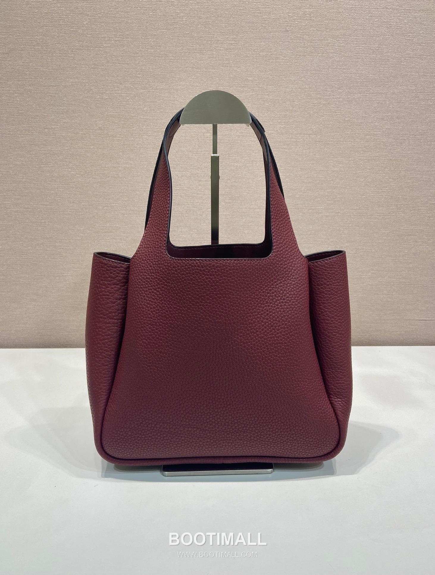 Prada Calfskin Bucket Tote Bag with Top Handle and Multi Compartment Detail 프라다 카프스킨 탑핸들 멀티 컴파트먼트 버킷 토트백 1BG335 25cm 4
