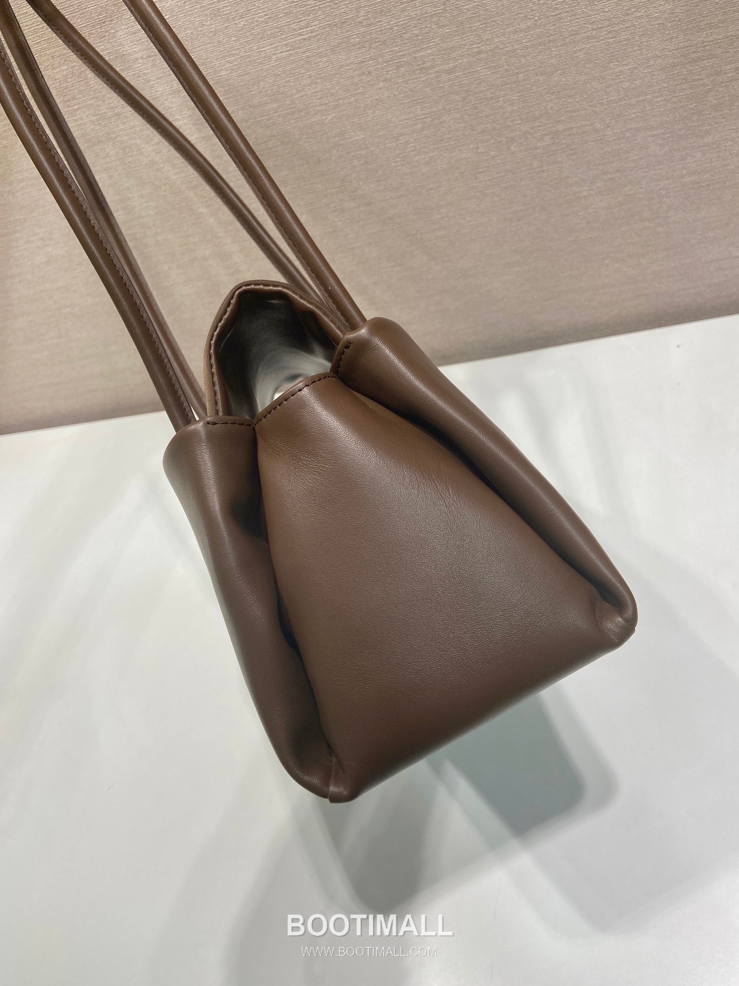 Prada Re-Nylon Leather Combination Tote Bag with Structured Design and Multi Pocket Detail 프라다 리나일론 레더 콤비 구조형 멀티포켓 토트백 1BA495 28cm 5