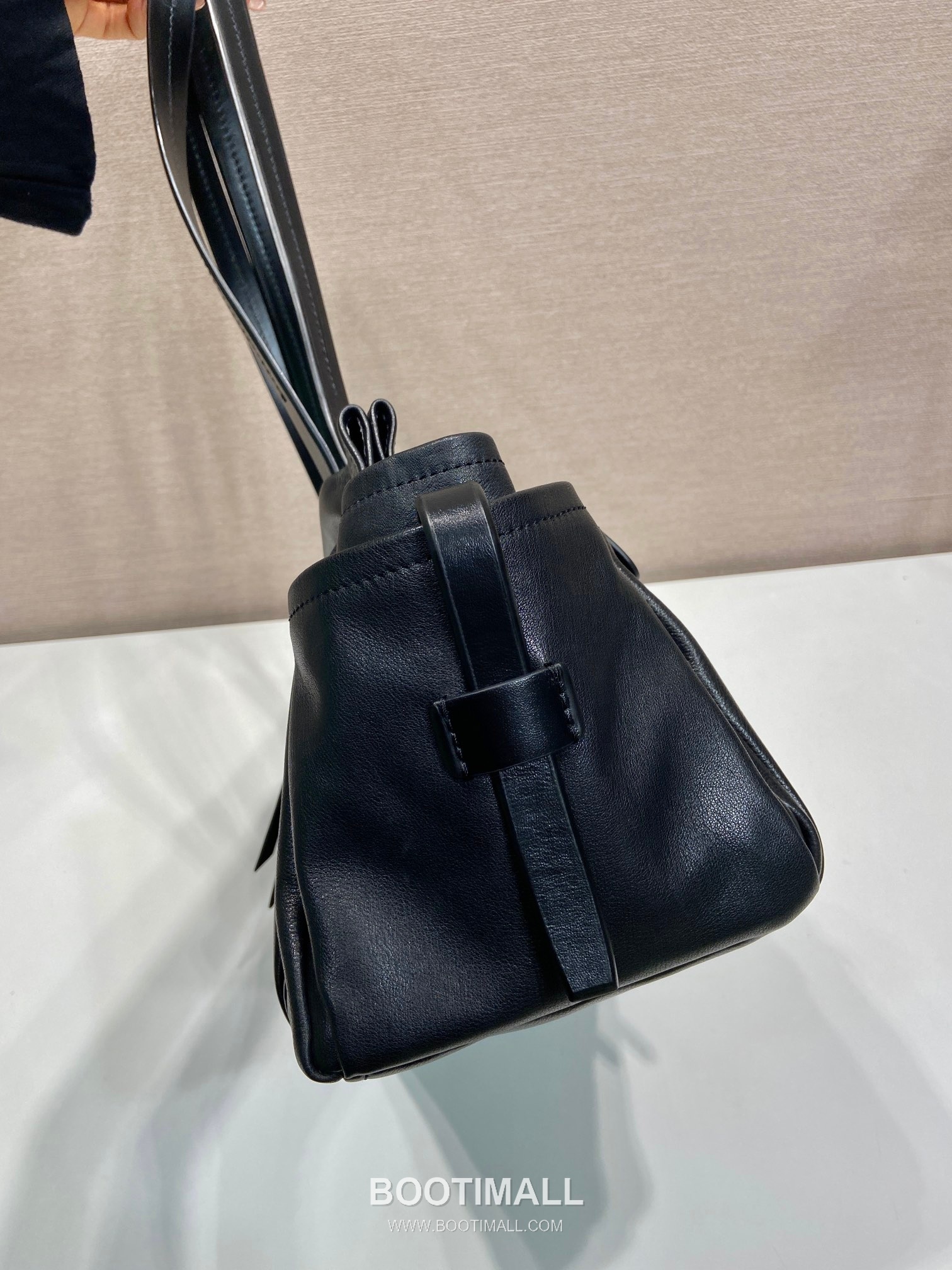 Prada Route Calfskin Tote Bag with Pocket Detail and Strap Closure 프라다 루트 카프스킨 포켓 디테일 스트랩 클로저 토트백 1BG645 30cm 6