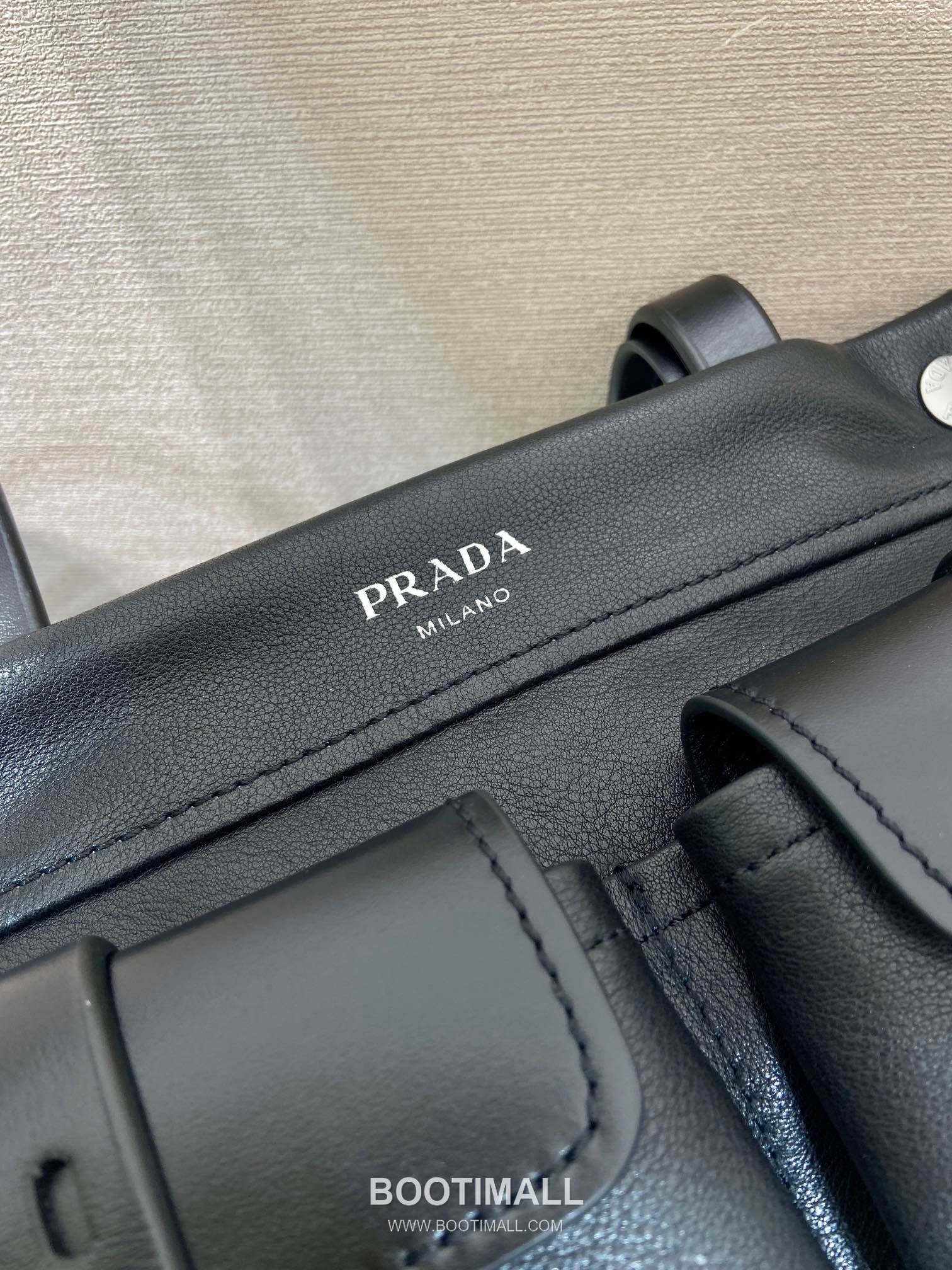 Prada Route Calfskin Tote Bag with Pocket Detail and Strap Closure 프라다 루트 카프스킨 포켓 디테일 스트랩 클로저 토트백 1BG645 30cm 7