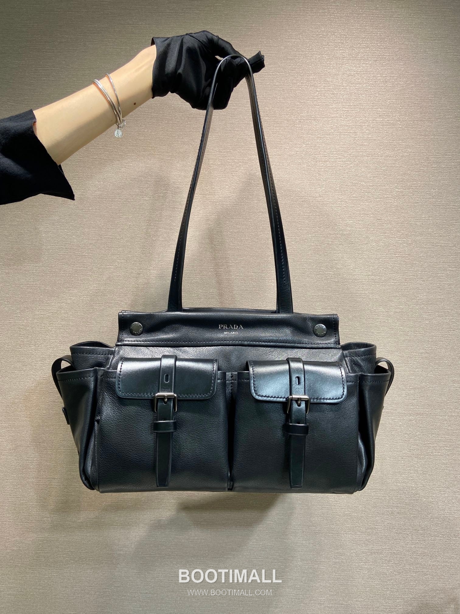 Prada Route Calfskin Tote Bag with Pocket Detail and Strap Closure 프라다 루트 카프스킨 포켓 디테일 스트랩 클로저 토트백 1BG645 30cm 12