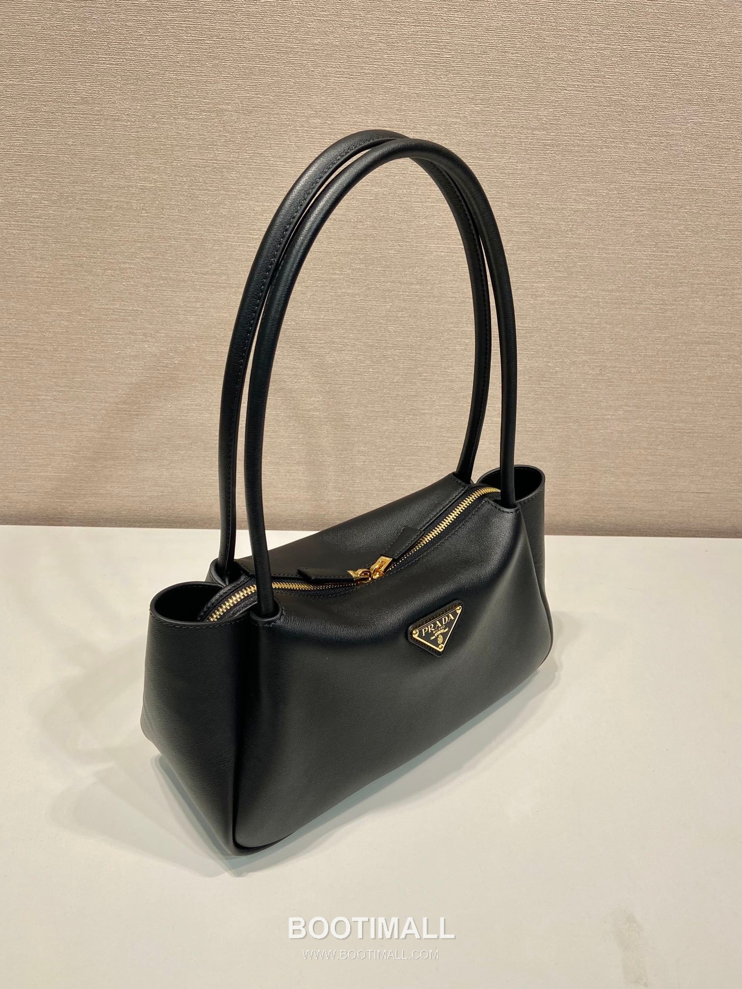 Prada Calfskin Shoulder Tote Bag with Dual Compartment and Strap Detail 프라다 카프스킨 듀얼 컴파트먼트 스트랩 숄더 토트백 1BA444 28cm 4