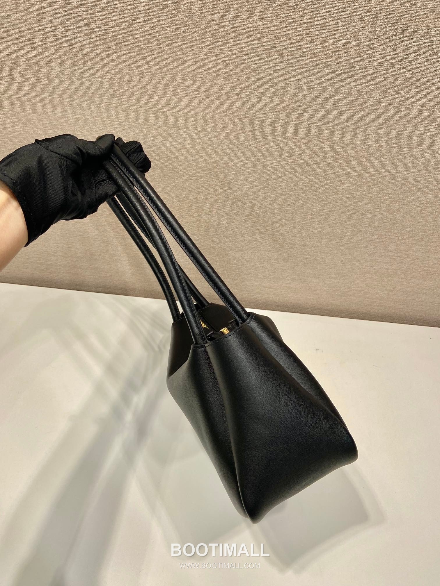 Prada Calfskin Shoulder Tote Bag with Dual Compartment and Strap Detail 프라다 카프스킨 듀얼 컴파트먼트 스트랩 숄더 토트백 1BA444 28cm 6
