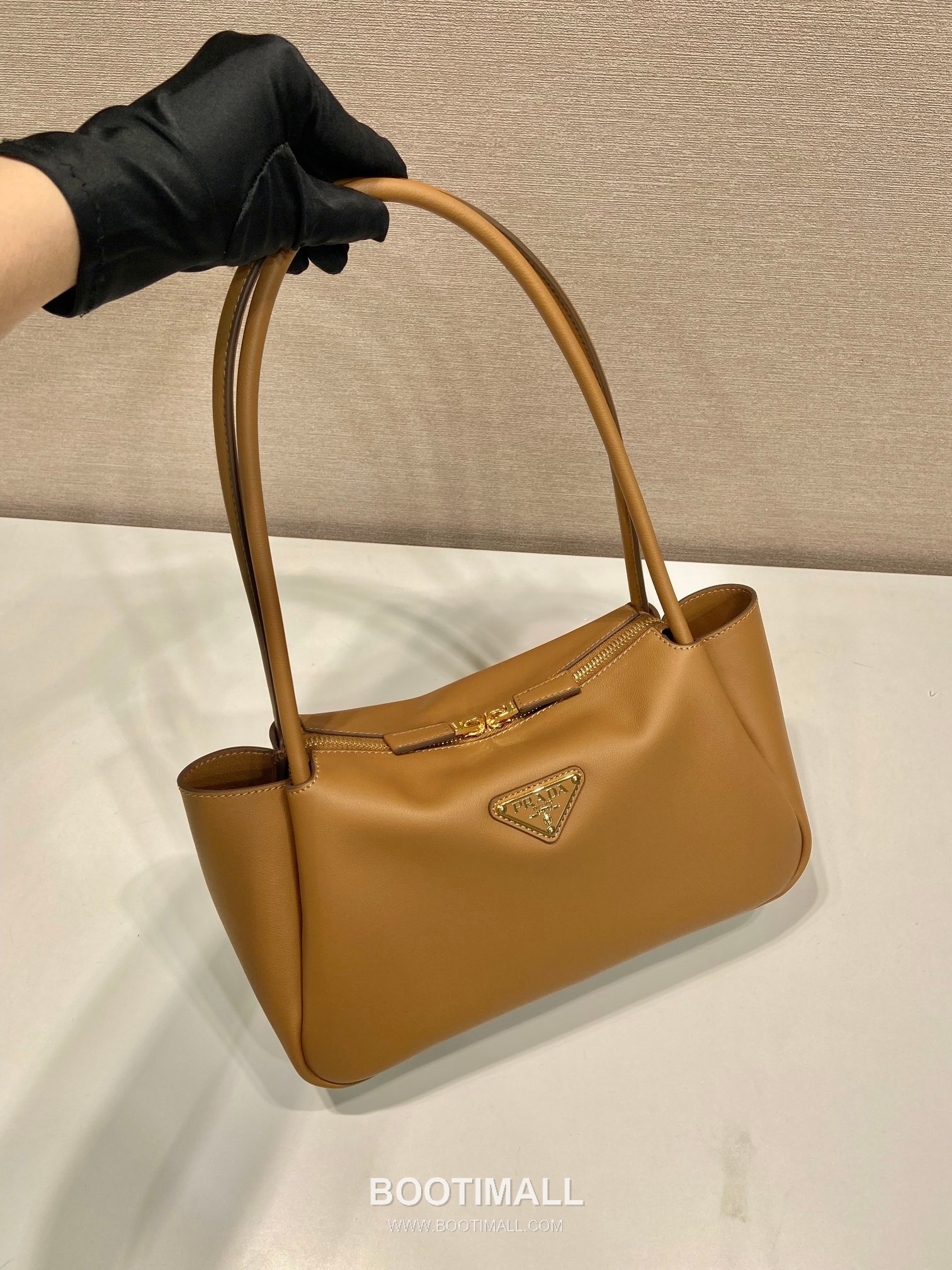 Prada Calfskin Shoulder Tote Bag with Dual Compartment and Strap Detail 프라다 카프스킨 듀얼 컴파트먼트 스트랩 숄더 토트백 1BA444 28cm 3