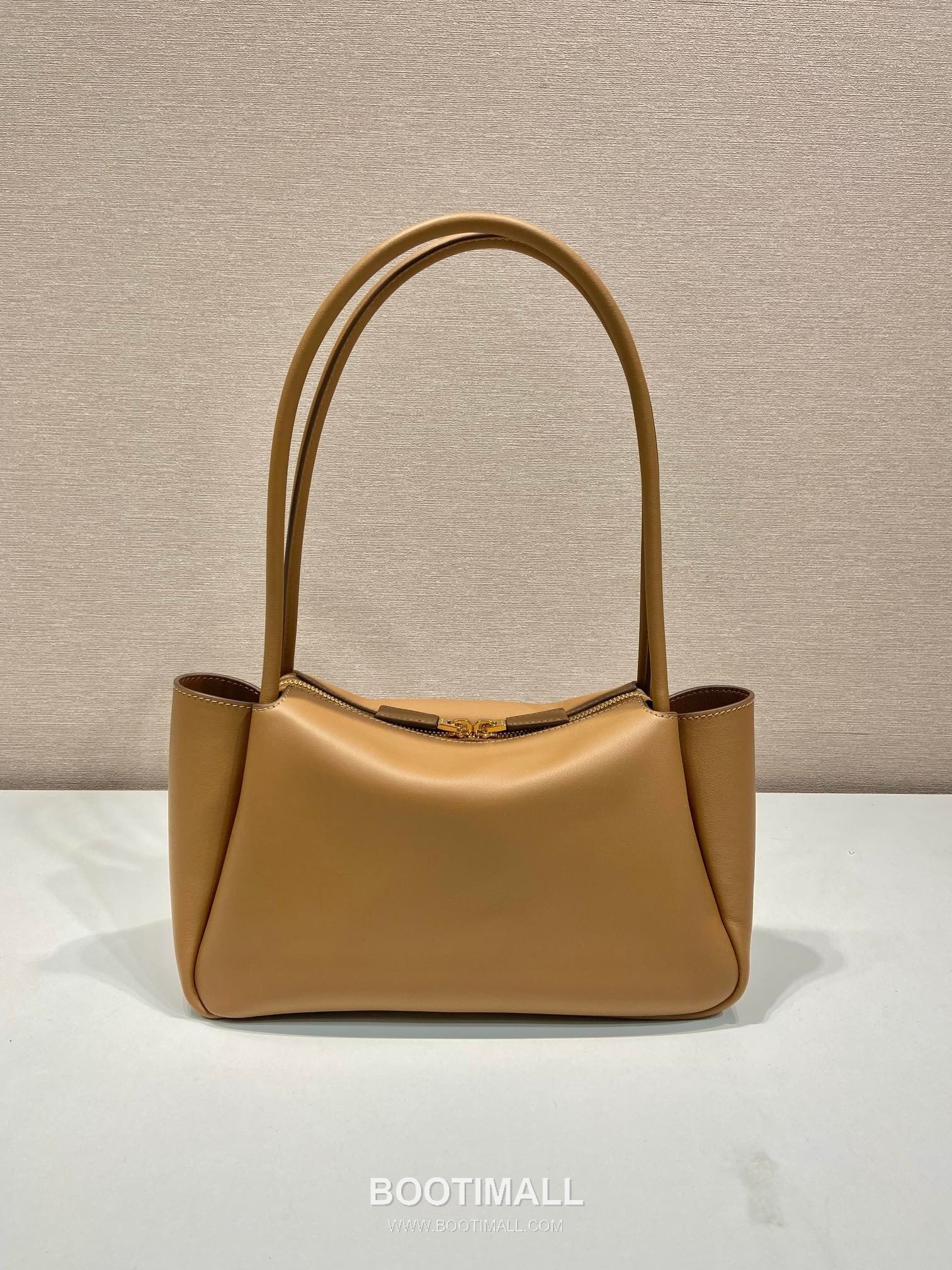 Prada Calfskin Shoulder Tote Bag with Dual Compartment and Strap Detail 프라다 카프스킨 듀얼 컴파트먼트 스트랩 숄더 토트백 1BA444 28cm 5