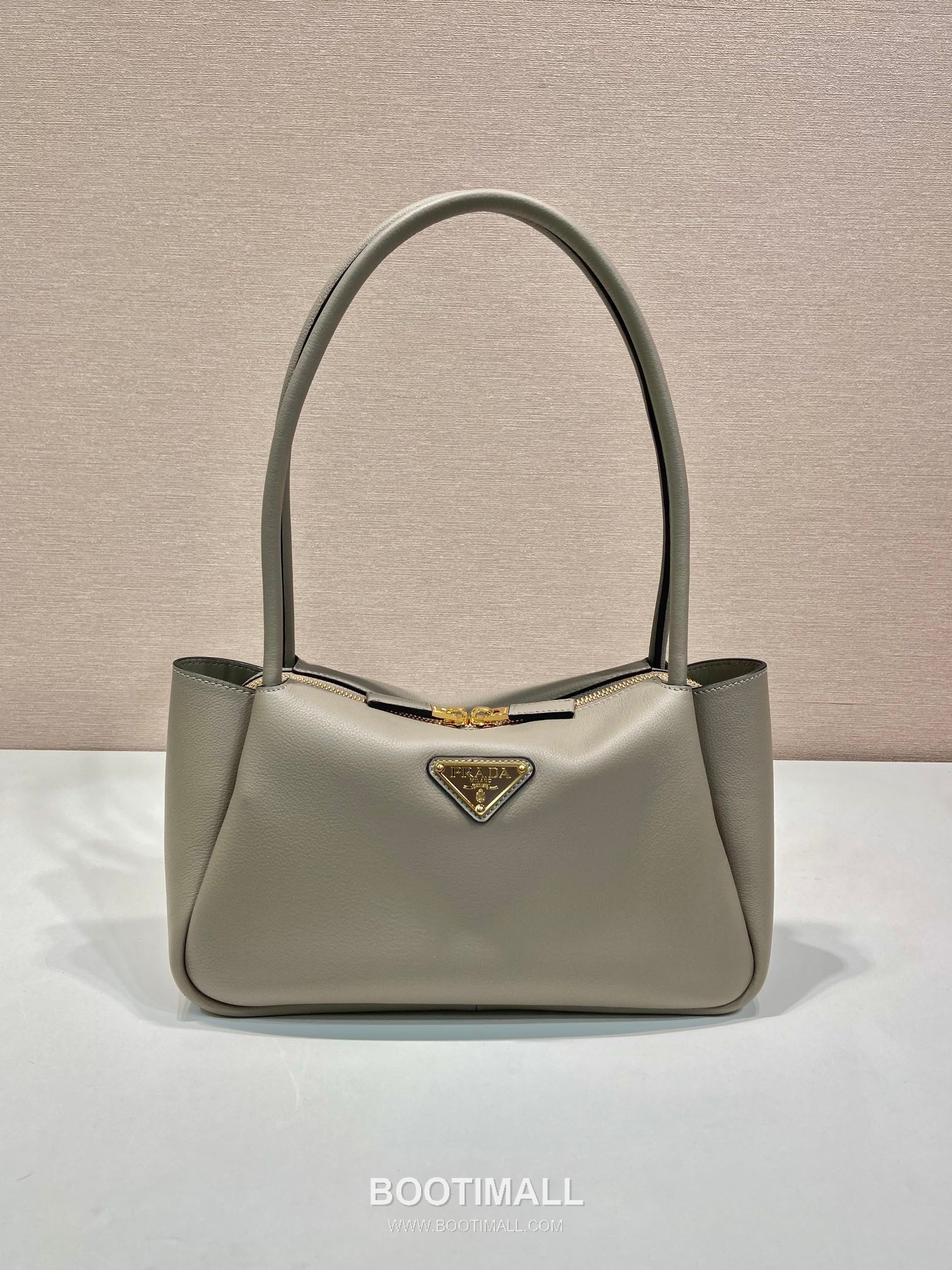 Prada Calfskin Shoulder Tote Bag with Dual Compartment and Strap Detail 프라다 카프스킨 듀얼 컴파트먼트 스트랩 숄더 토트백 1BA444 28cm 1
