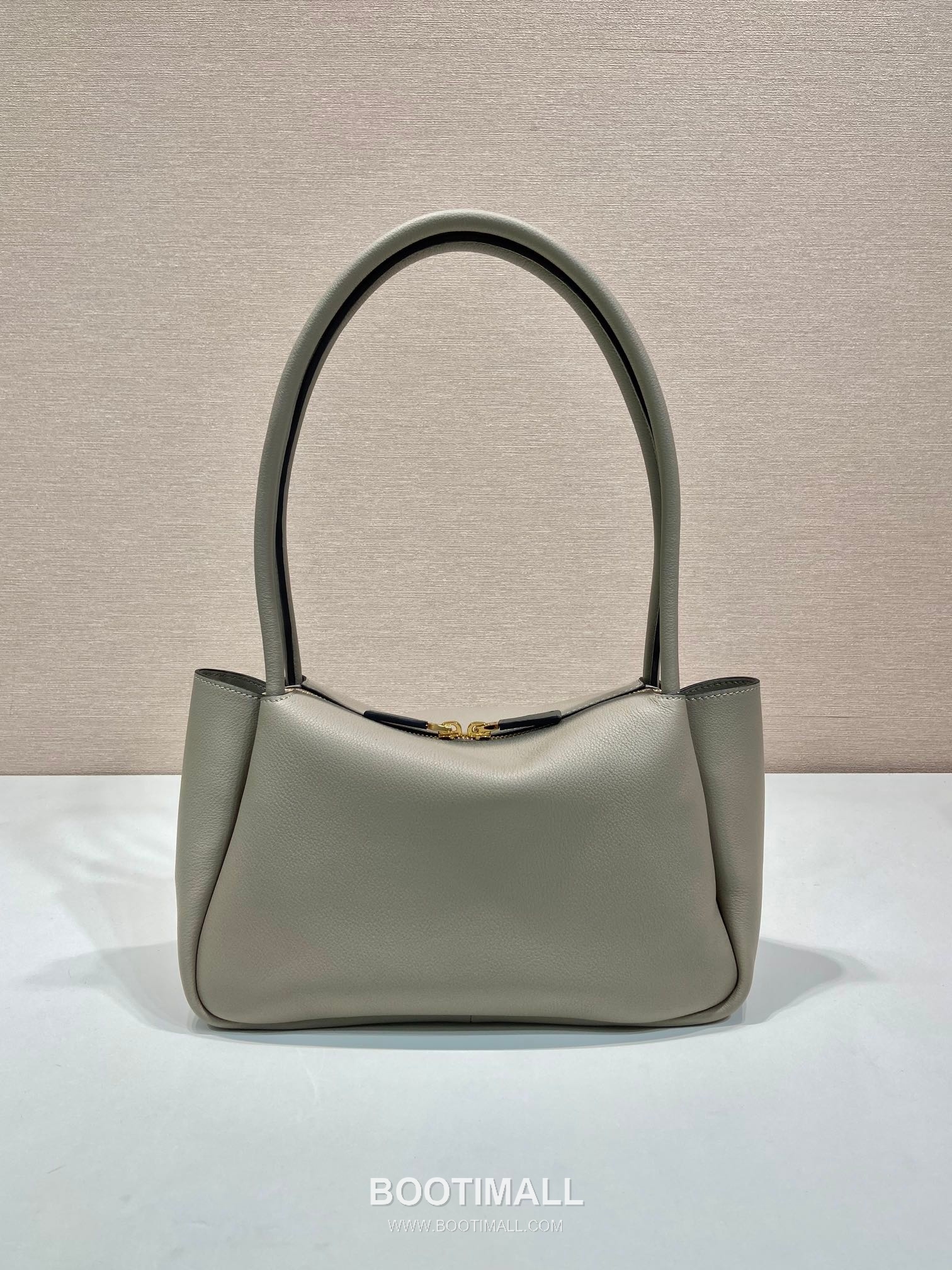 Prada Calfskin Shoulder Tote Bag with Dual Compartment and Strap Detail 프라다 카프스킨 듀얼 컴파트먼트 스트랩 숄더 토트백 1BA444 28cm 4