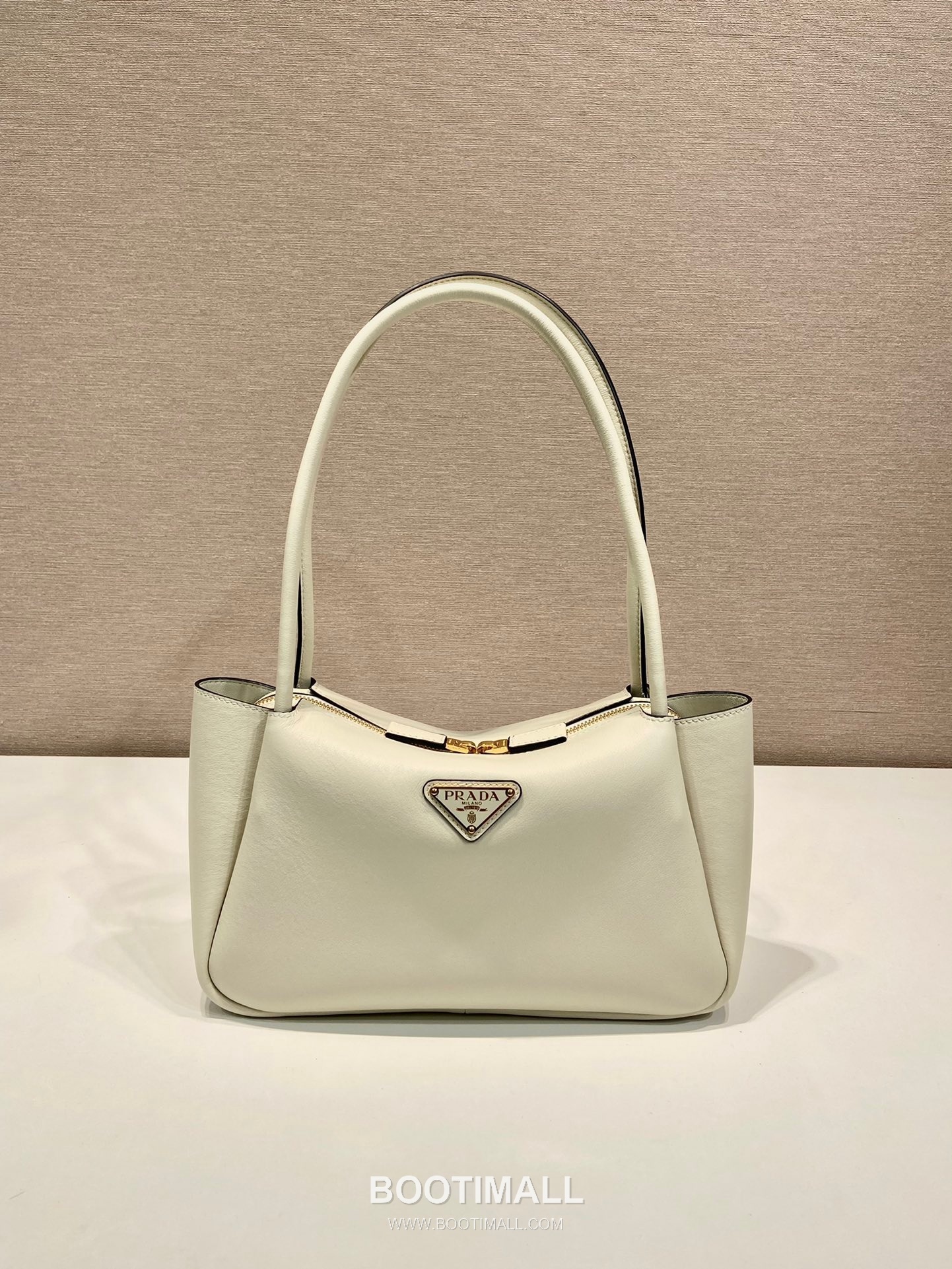 Prada Calfskin Shoulder Tote Bag with Dual Compartment and Strap Detail 프라다 카프스킨 듀얼 컴파트먼트 스트랩 숄더 토트백 1BA444 28cm 1