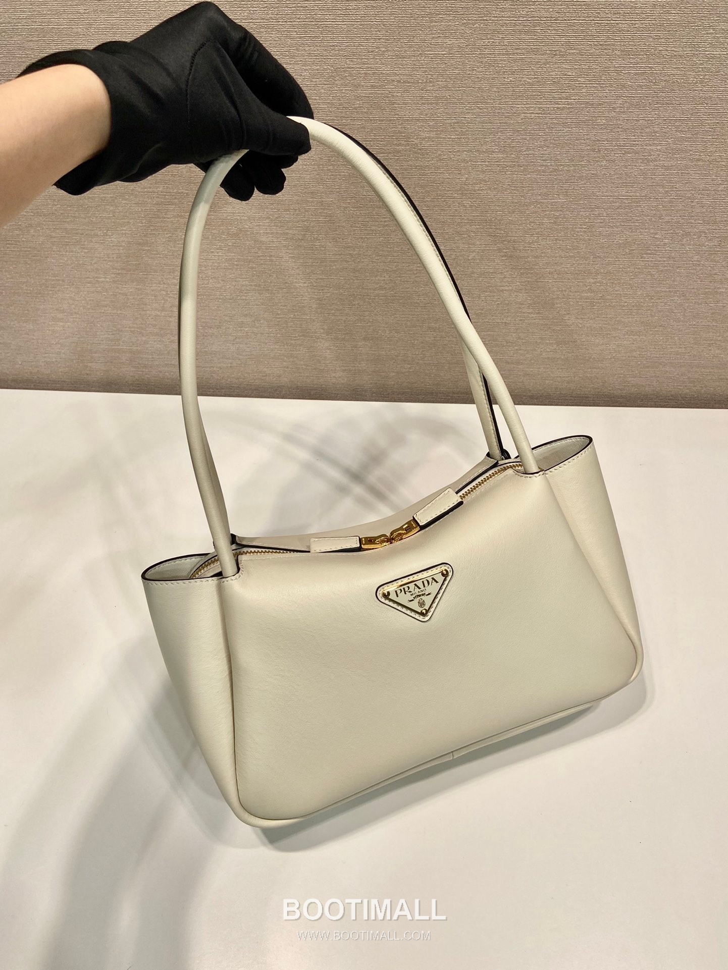 Prada Calfskin Shoulder Tote Bag with Dual Compartment and Strap Detail 프라다 카프스킨 듀얼 컴파트먼트 스트랩 숄더 토트백 1BA444 28cm 2