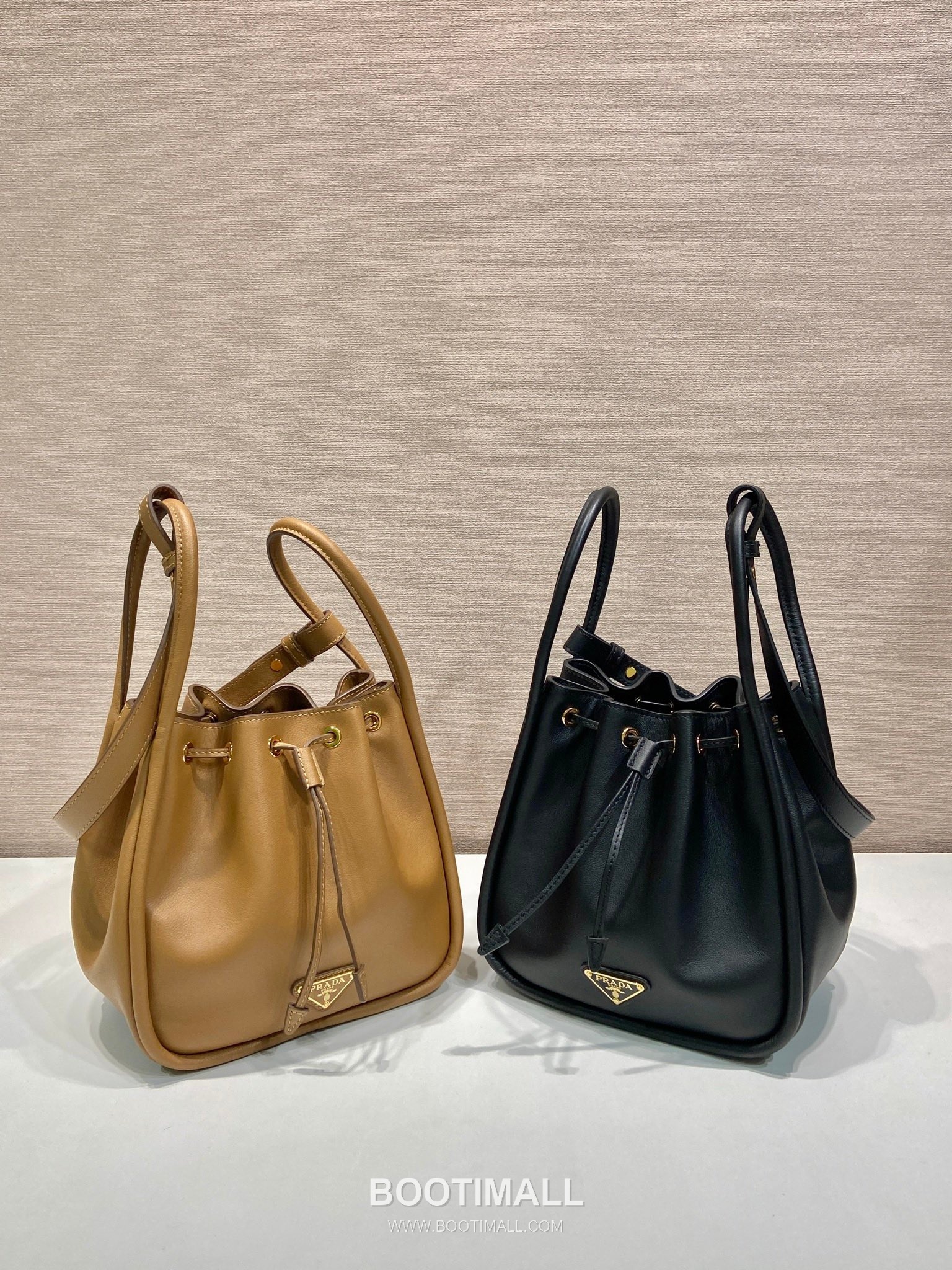 Prada Calfskin Bucket Bag with Drawstring Closure and Detachable Strap Detail 프라다 카프스킨 드로우스트링 탈부착 스트랩 버킷백 1BE087 22cm 11