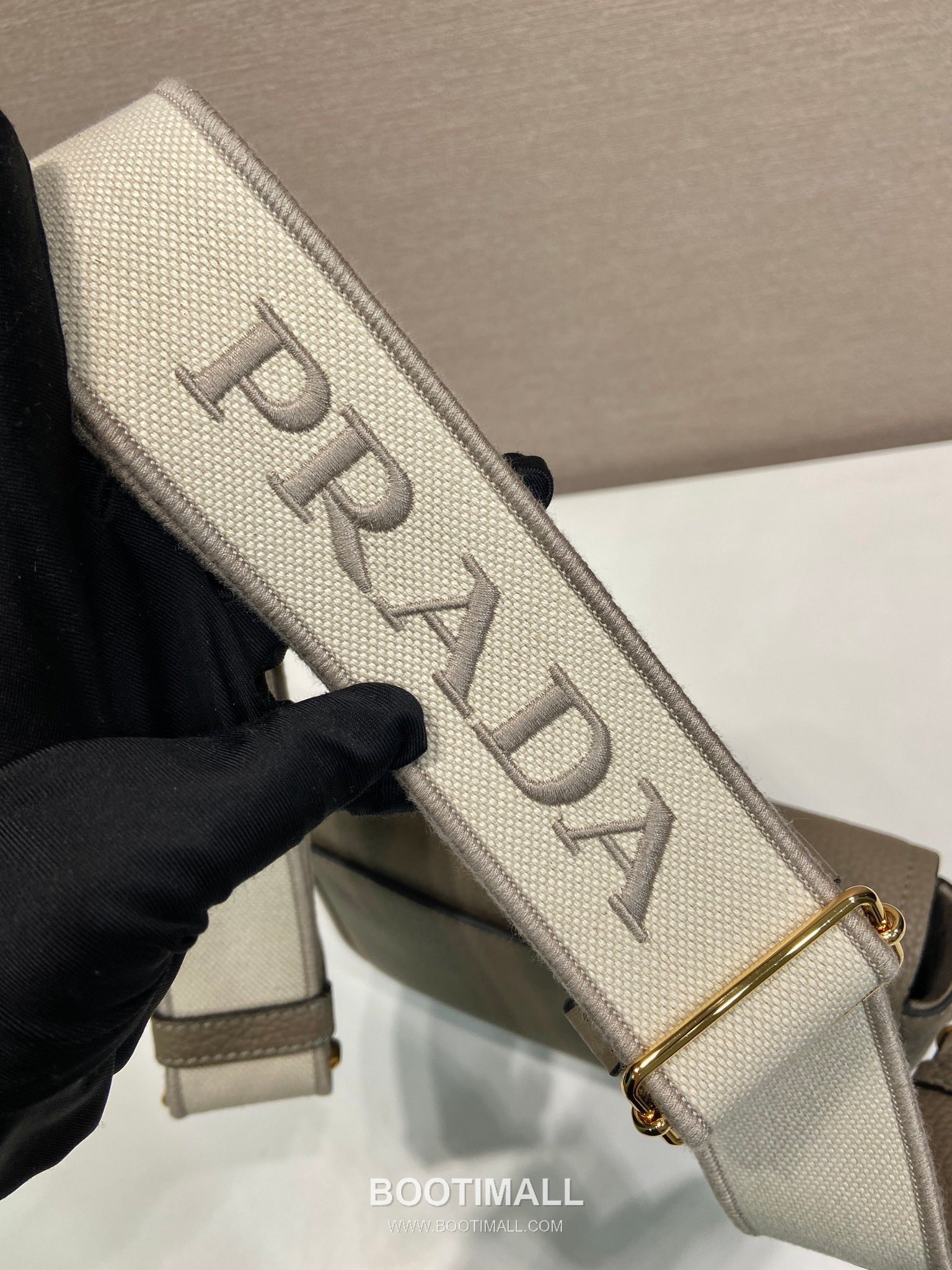 Prada Deer Grain Calfskin Flap Crossbody Bag with Dual Adjustable Strap Detail 프라다 디어 그레인 카프스킨 플랩 듀얼 조절 스트랩 크로스바디백 1BD314-1 23cm 7