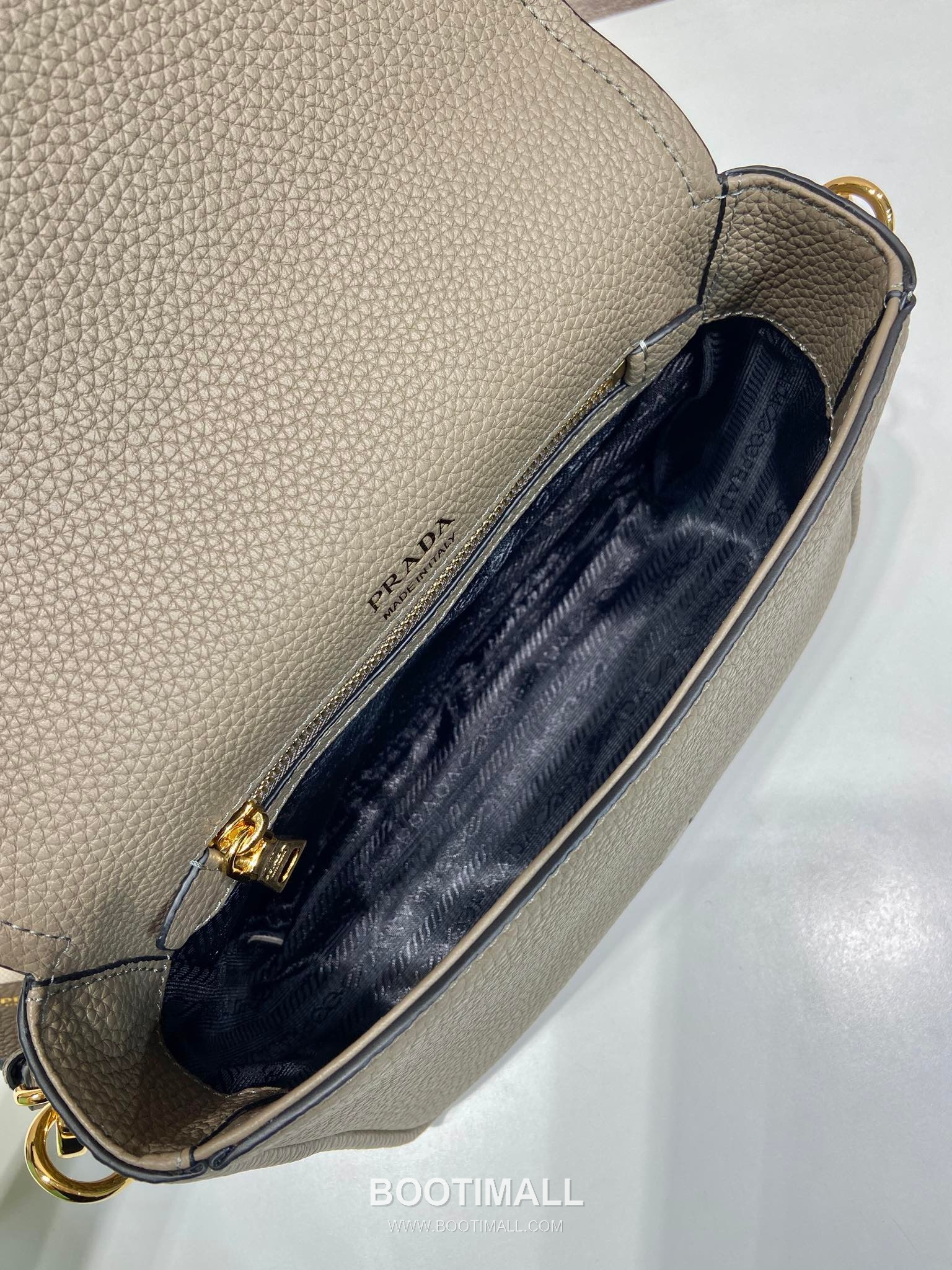 Prada Deer Grain Calfskin Flap Crossbody Bag with Dual Adjustable Strap Detail 프라다 디어 그레인 카프스킨 플랩 듀얼 조절 스트랩 크로스바디백 1BD314-1 23cm 9