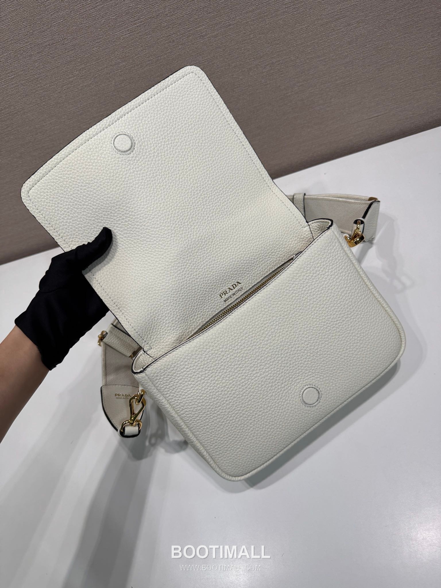 Prada Deer Grain Calfskin Flap Crossbody Bag with Dual Adjustable Strap Detail 프라다 디어 그레인 카프스킨 플랩 듀얼 조절 스트랩 크로스바디백 1BD314-1 23cm 8