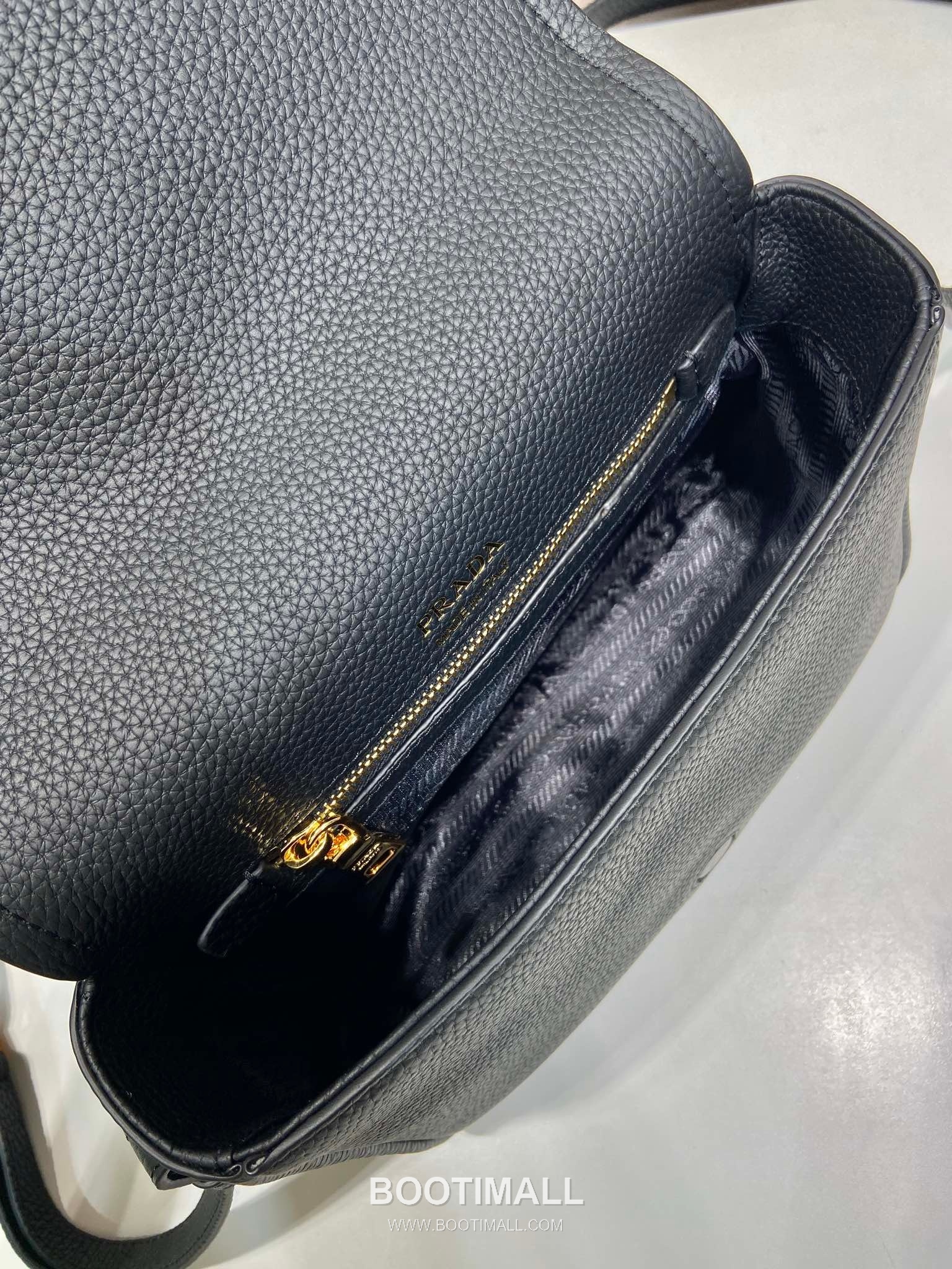 Prada Deer Grain Calfskin Flap Crossbody Bag with Dual Adjustable Strap Detail 프라다 디어 그레인 카프스킨 플랩 듀얼 조절 스트랩 크로스바디백 1BD314-1 23cm 8