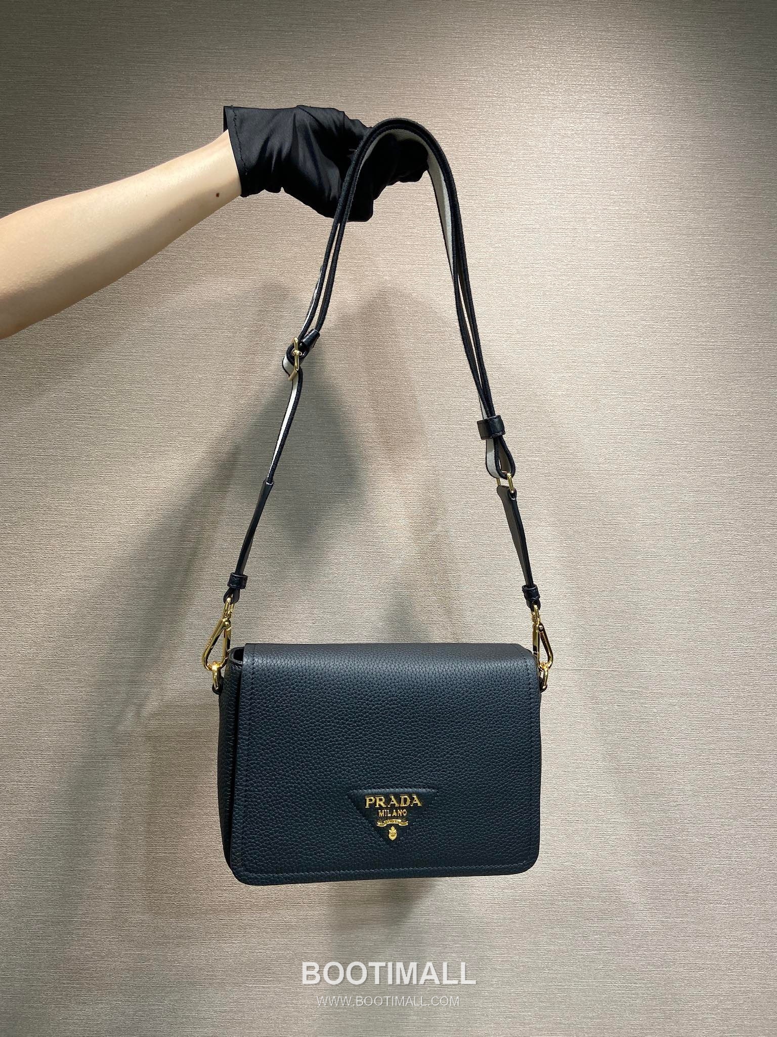 Prada Deer Grain Calfskin Flap Crossbody Bag with Dual Adjustable Strap Detail 프라다 디어 그레인 카프스킨 플랩 듀얼 조절 스트랩 크로스바디백 1BD314-1 23cm 11