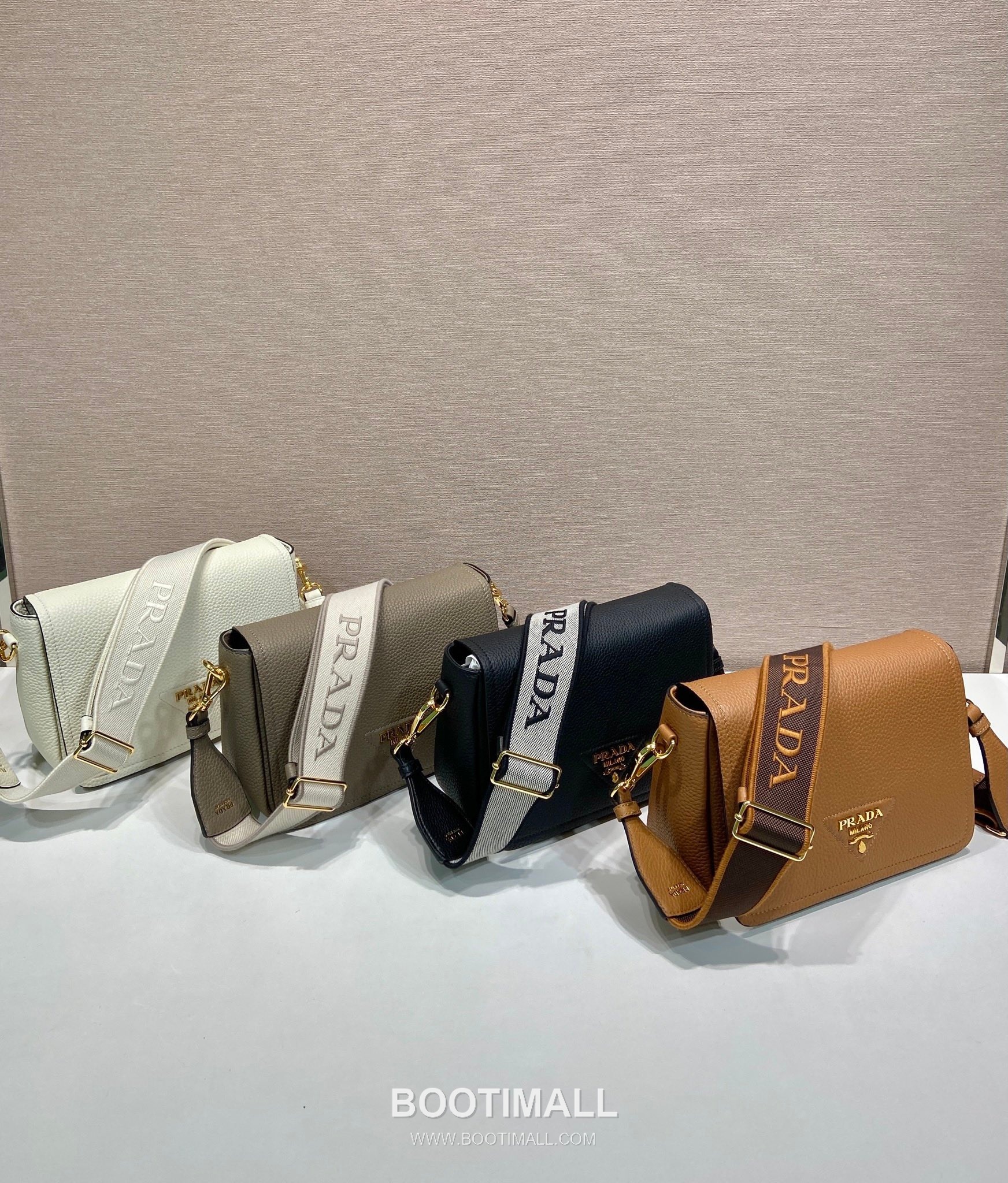 Prada Deer Grain Calfskin Flap Crossbody Bag with Dual Adjustable Strap Detail 프라다 디어 그레인 카프스킨 플랩 듀얼 조절 스트랩 크로스바디백 1BD314-1 23cm 12