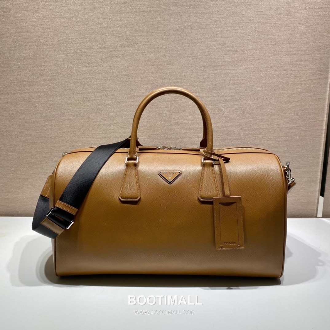 Prada Saffiano Leather Travel Duffle Bag with Wrap Zip and Lock Detail 프라다 사피아노 가죽 랩어라운드 지퍼 락 디테일 트래블 더플백 2VC018 50cm 1