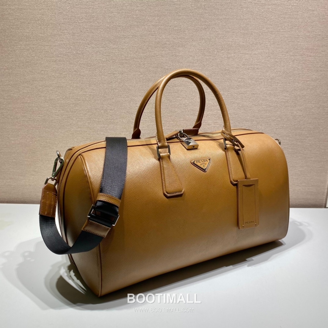 Prada Saffiano Leather Travel Duffle Bag with Wrap Zip and Lock Detail 프라다 사피아노 가죽 랩어라운드 지퍼 락 디테일 트래블 더플백 2VC018 50cm 3