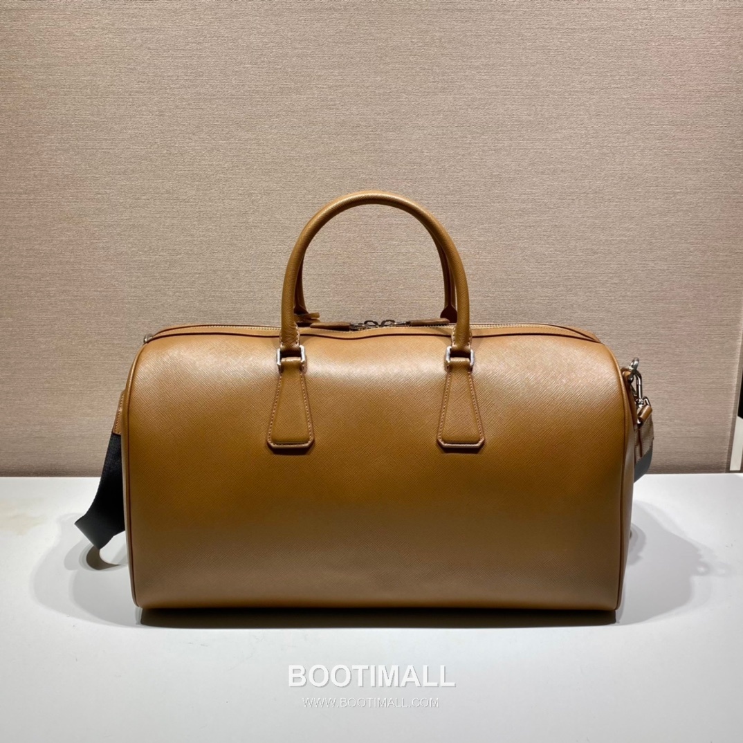 Prada Saffiano Leather Travel Duffle Bag with Wrap Zip and Lock Detail 프라다 사피아노 가죽 랩어라운드 지퍼 락 디테일 트래블 더플백 2VC018 50cm 4