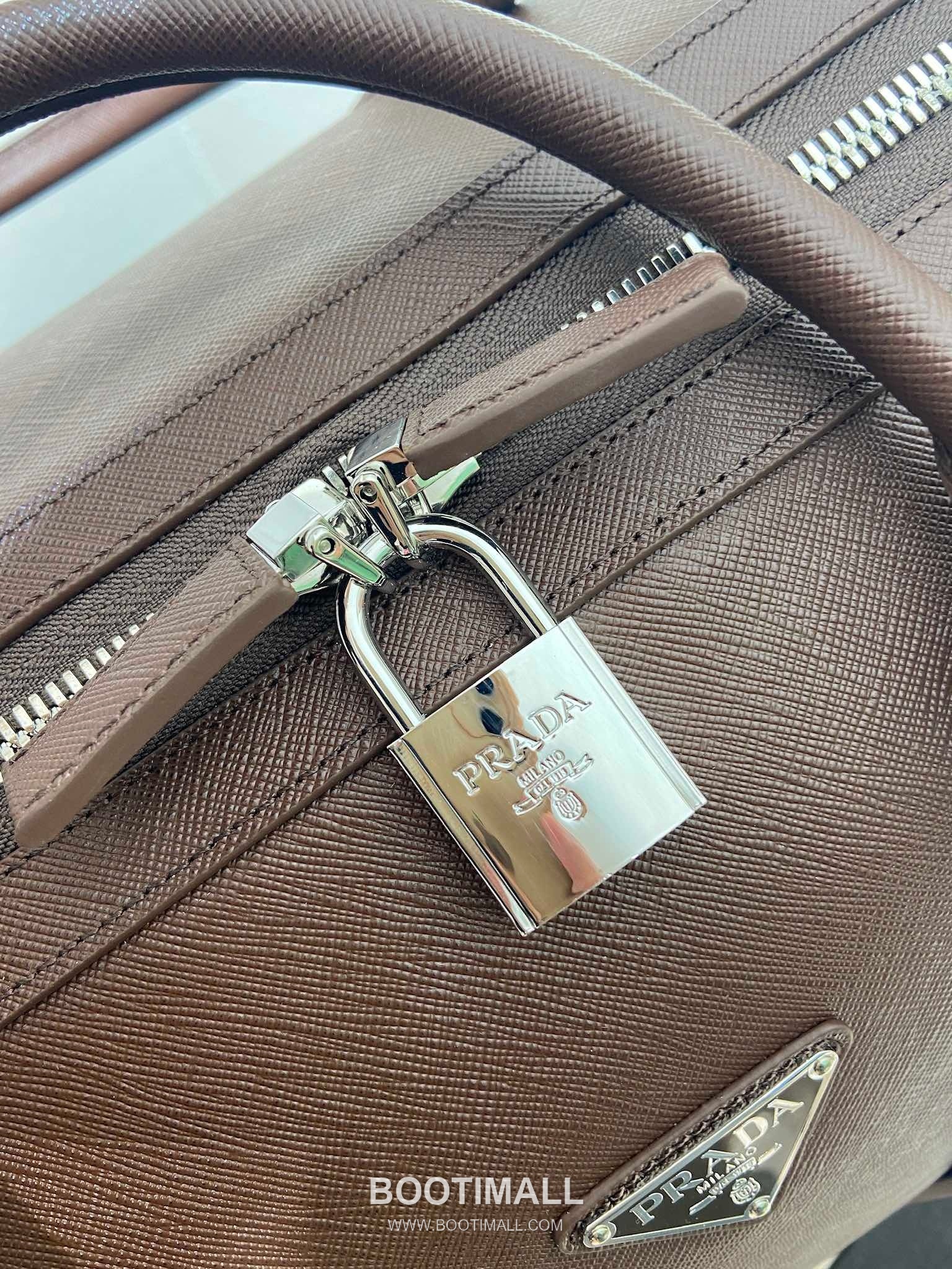 Prada Saffiano Leather Travel Duffle Bag with Wrap Zip and Lock Detail 프라다 사피아노 가죽 랩어라운드 지퍼 락 디테일 트래블 더플백 2VC018 50cm 7