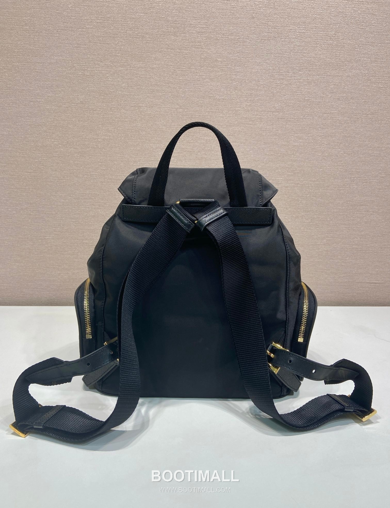 Prada Re-Nylon Backpack with Flap Drawstring Closure and Triple Zip Pocket Detail 프라다 리나일론 플랩 드로우스트링 트리플 지퍼 포켓 백팩 1BZ081 24.5cm 4