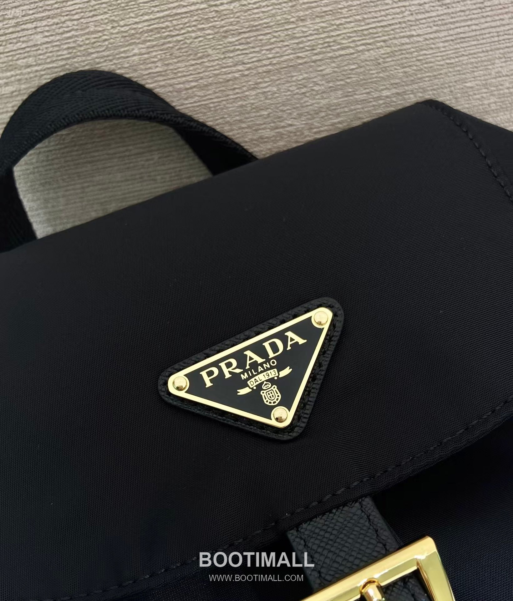 Prada Re-Nylon Backpack with Flap Drawstring Closure and Triple Zip Pocket Detail 프라다 리나일론 플랩 드로우스트링 트리플 지퍼 포켓 백팩 1BZ081 24.5cm 7