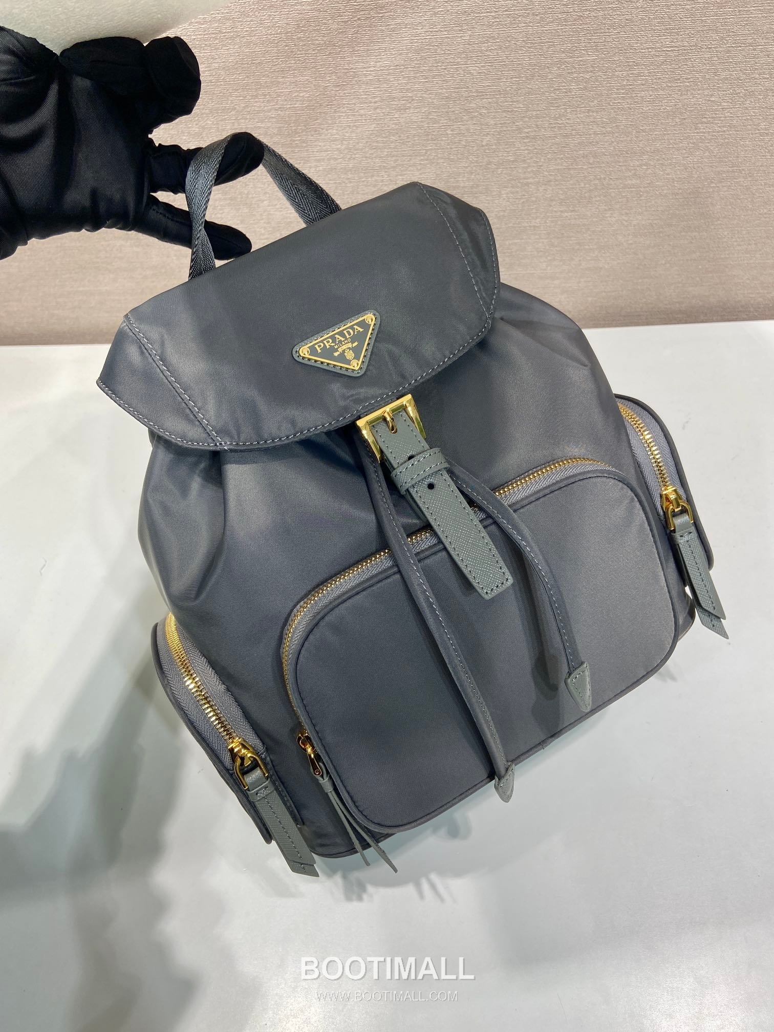 Prada Re-Nylon Backpack with Flap Drawstring Closure and Triple Zip Pocket Detail 프라다 리나일론 플랩 드로우스트링 트리플 지퍼 포켓 백팩 1BZ081 24.5cm 3