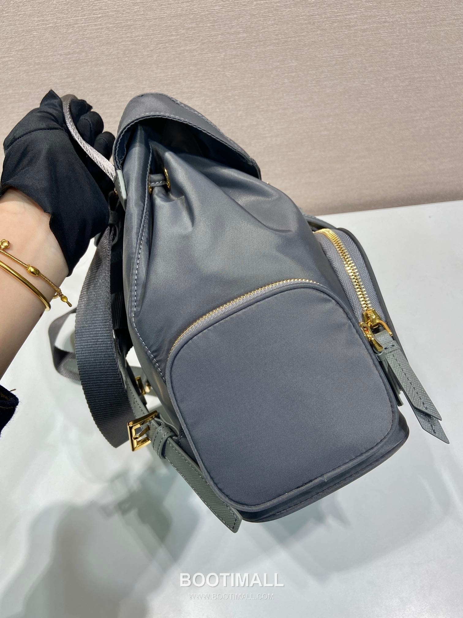 Prada Re-Nylon Backpack with Flap Drawstring Closure and Triple Zip Pocket Detail 프라다 리나일론 플랩 드로우스트링 트리플 지퍼 포켓 백팩 1BZ081 24.5cm 5