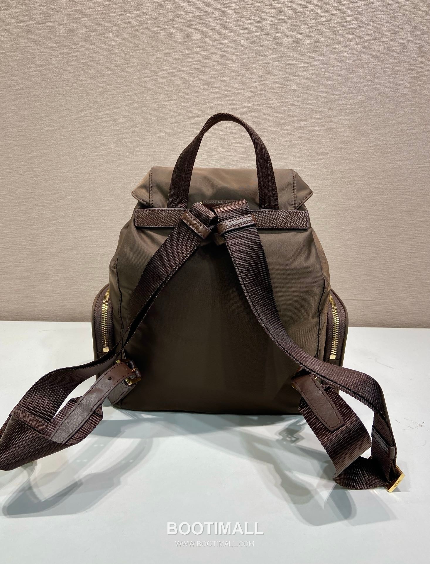 Prada Re-Nylon Backpack with Flap Drawstring Closure and Triple Zip Pocket Detail 프라다 리나일론 플랩 드로우스트링 트리플 지퍼 포켓 백팩 1BZ081 24.5cm 4
