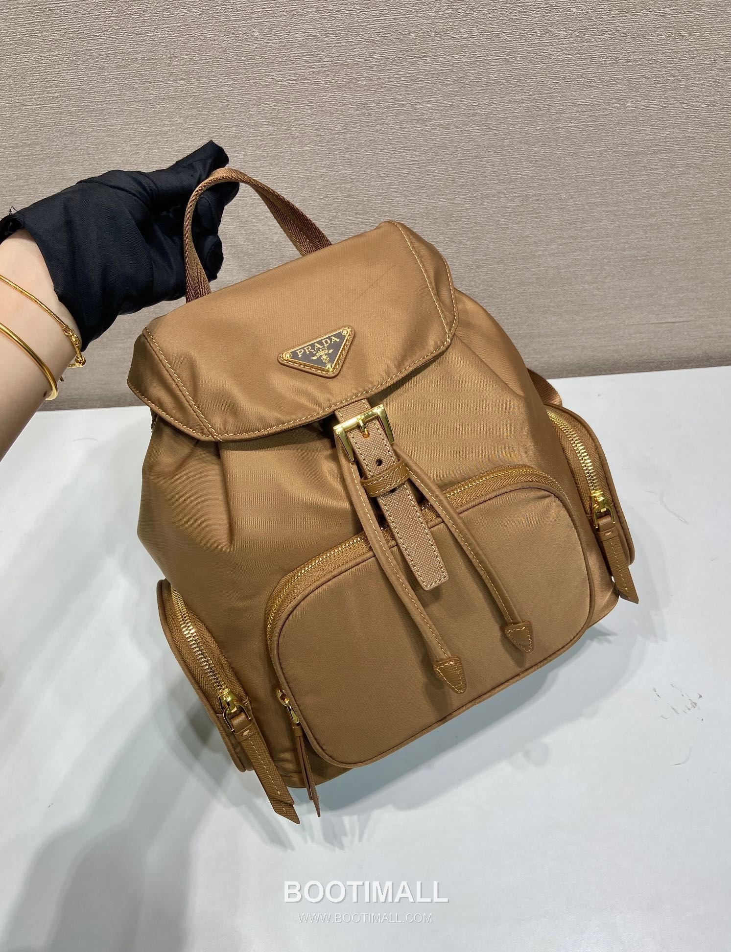 Prada Re-Nylon Backpack with Flap Drawstring Closure and Triple Zip Pocket Detail 프라다 리나일론 플랩 드로우스트링 트리플 지퍼 포켓 백팩 1BZ081 24.5cm 3