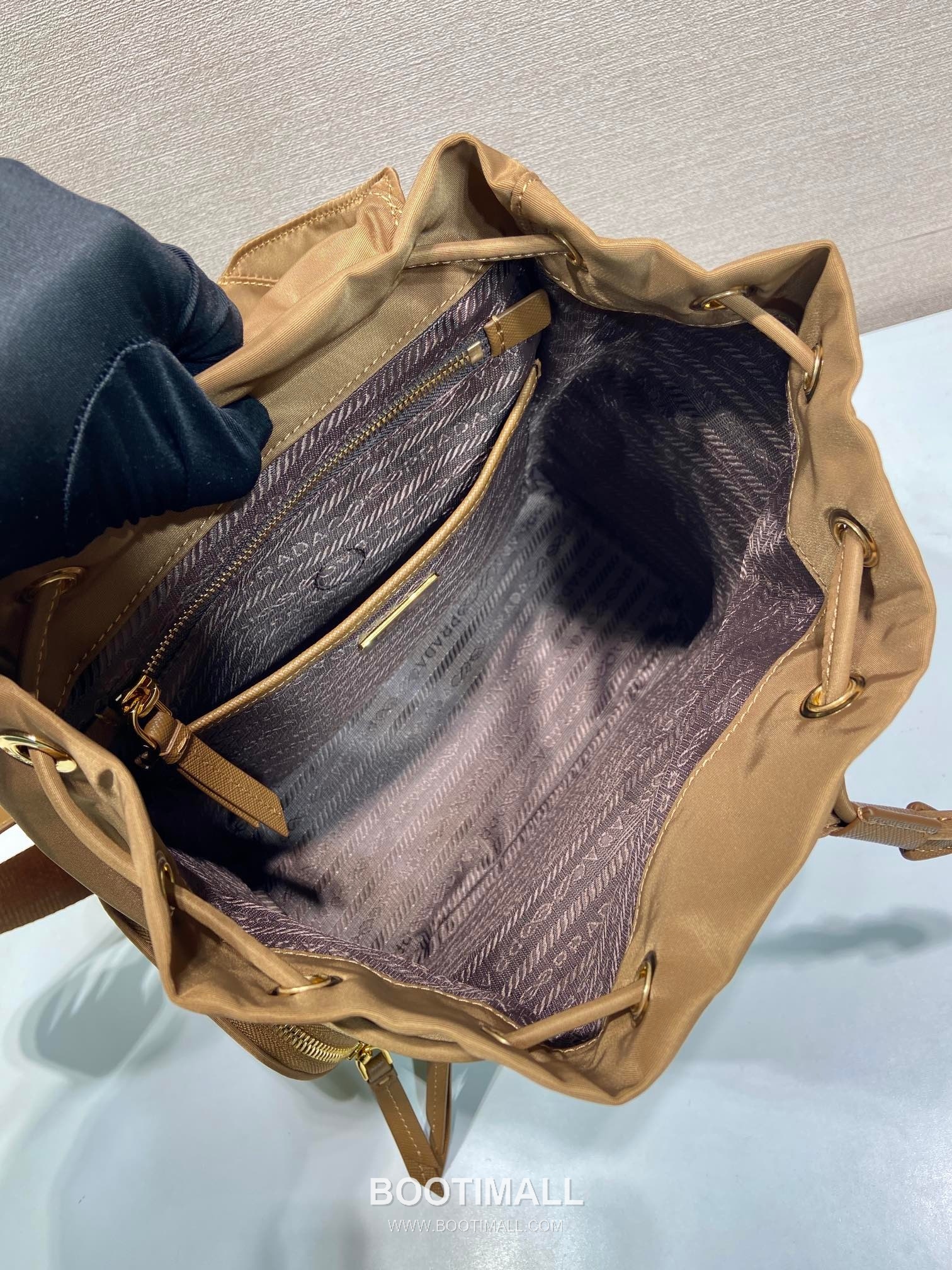 Prada Re-Nylon Backpack with Flap Drawstring Closure and Triple Zip Pocket Detail 프라다 리나일론 플랩 드로우스트링 트리플 지퍼 포켓 백팩 1BZ081 24.5cm 8