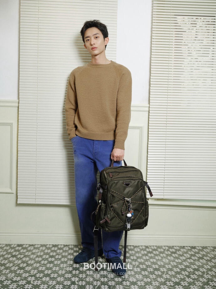 Prada Re-Nylon Backpack with Multi Pocket and Drawcord Detail 프라다 리나일론 멀티 포켓 드로우코드 디테일 백팩 2VZ122 29cm 1