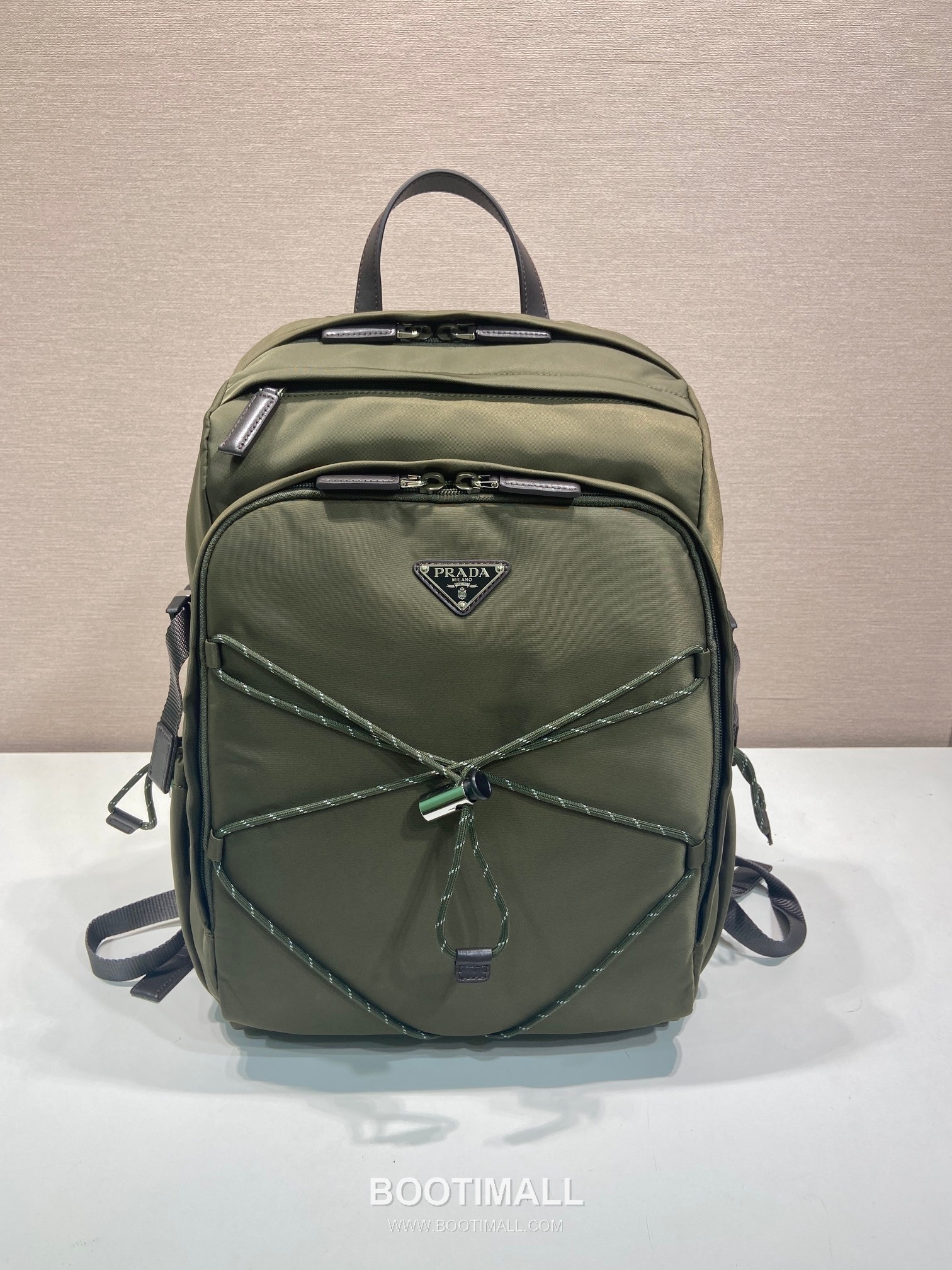 Prada Re-Nylon Backpack with Multi Pocket and Drawcord Detail 프라다 리나일론 멀티 포켓 드로우코드 디테일 백팩 2VZ122 29cm 9