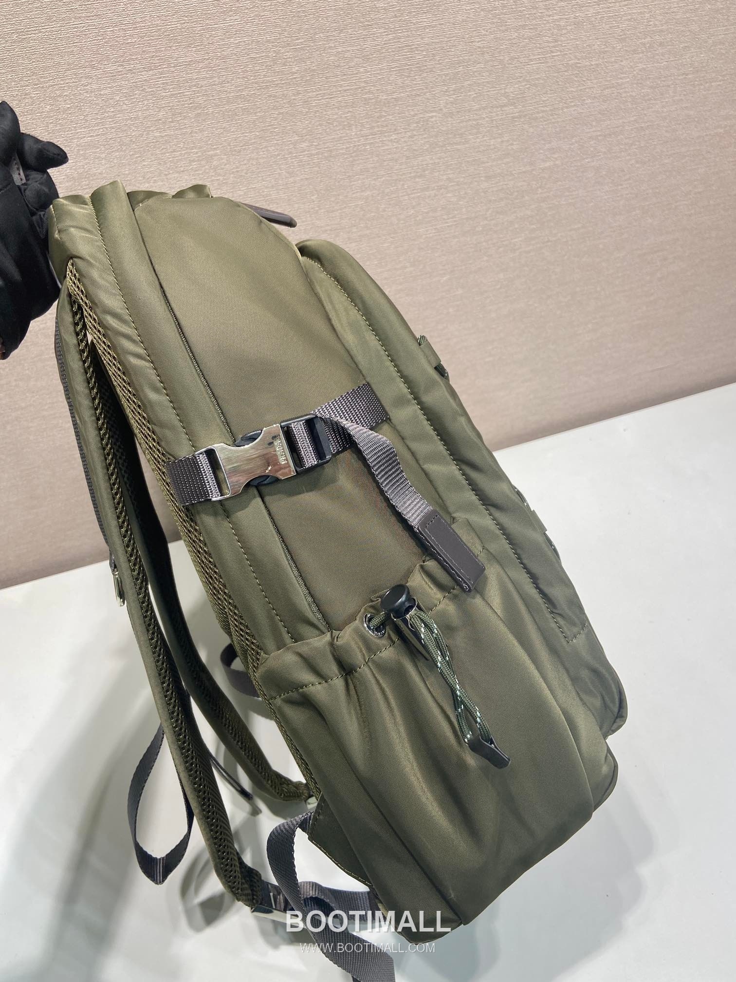 Prada Re-Nylon Backpack with Multi Pocket and Drawcord Detail 프라다 리나일론 멀티 포켓 드로우코드 디테일 백팩 2VZ122 29cm 14