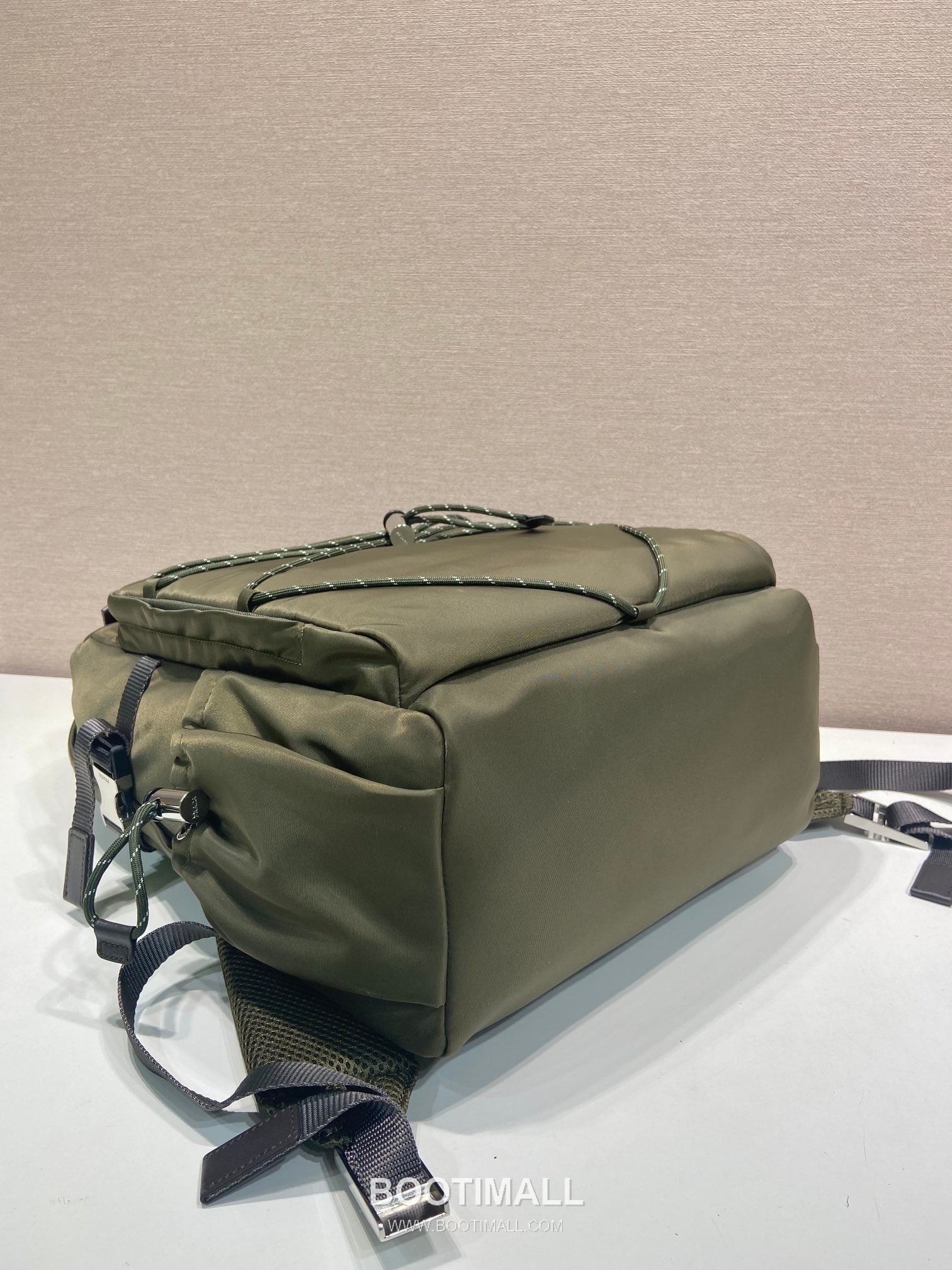 Prada Re-Nylon Backpack with Multi Pocket and Drawcord Detail 프라다 리나일론 멀티 포켓 드로우코드 디테일 백팩 2VZ122 29cm 15