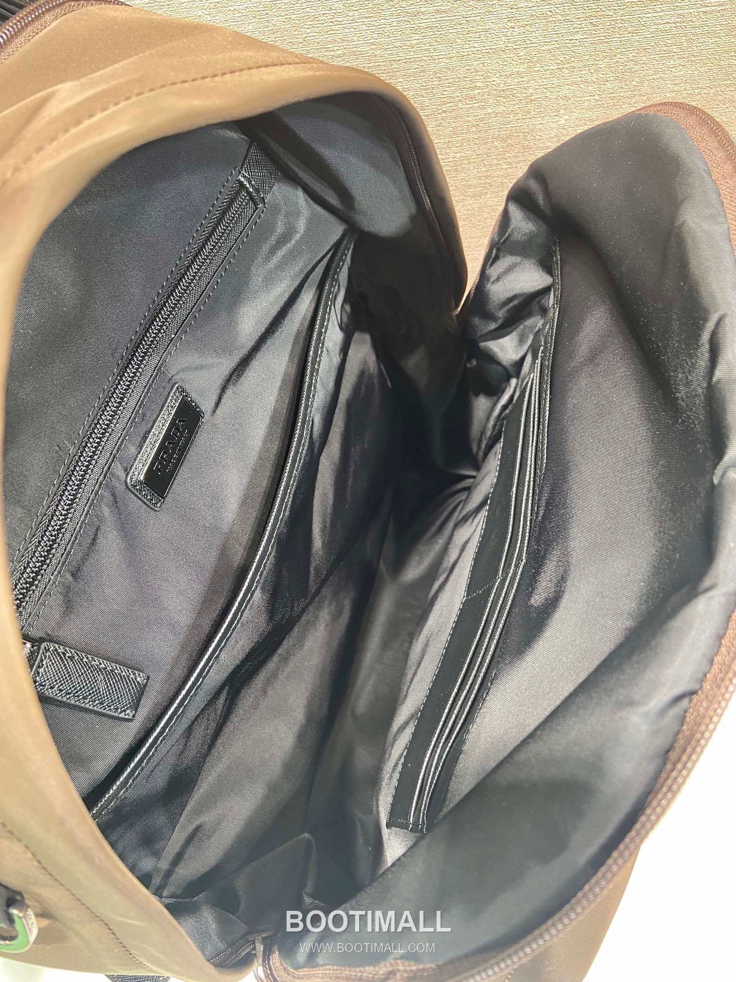 Prada Re-Nylon Backpack with Saffiano Leather Trim and Multi Pocket Detail 프라다 리나일론 사피아노 가죽 트림 멀티 포켓 백팩 2VZ048 31cm 8