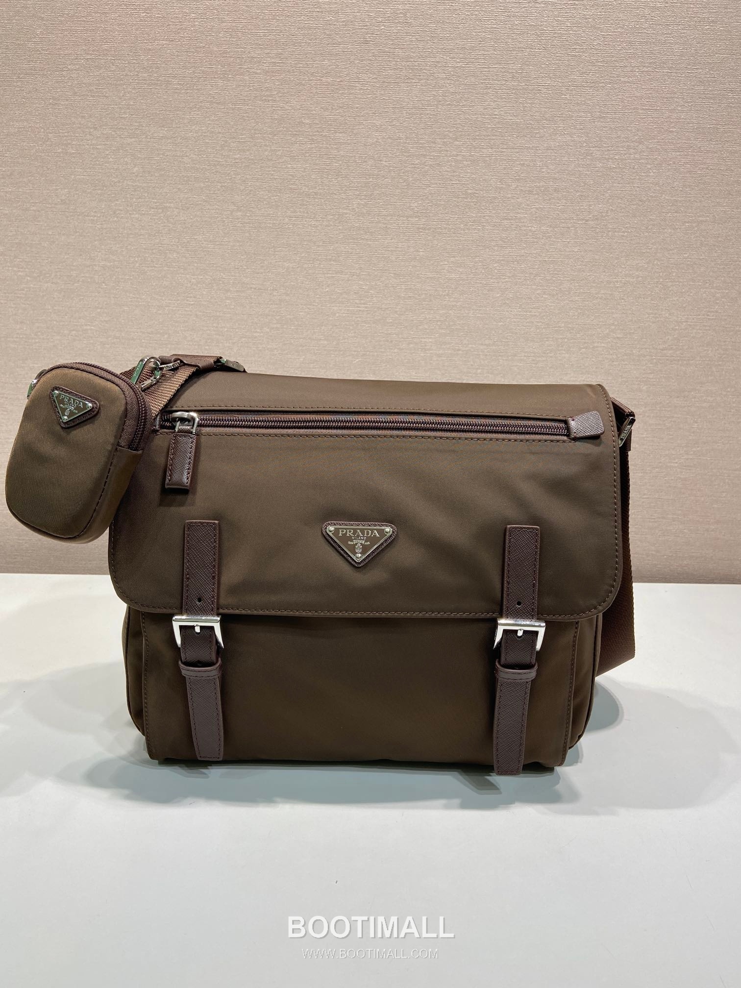 Prada Re-Nylon Messenger Bag with Flap Buckle and Detachable Mini Pouch Detail 프라다 리나일론 플랩 버클 탈부착 미니 파우치 메신저백 1BD953B 27cm 1