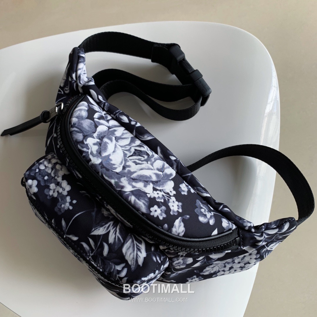 Givenchy Nylon Belt Bag Crossbody with 4G Jacquard Strap and Front Zip Pocket Detail 지방시 나일론 벨트백 크로스바디 4G 자카드 스트랩 프론트 지퍼 포켓 디테일 33cm 2